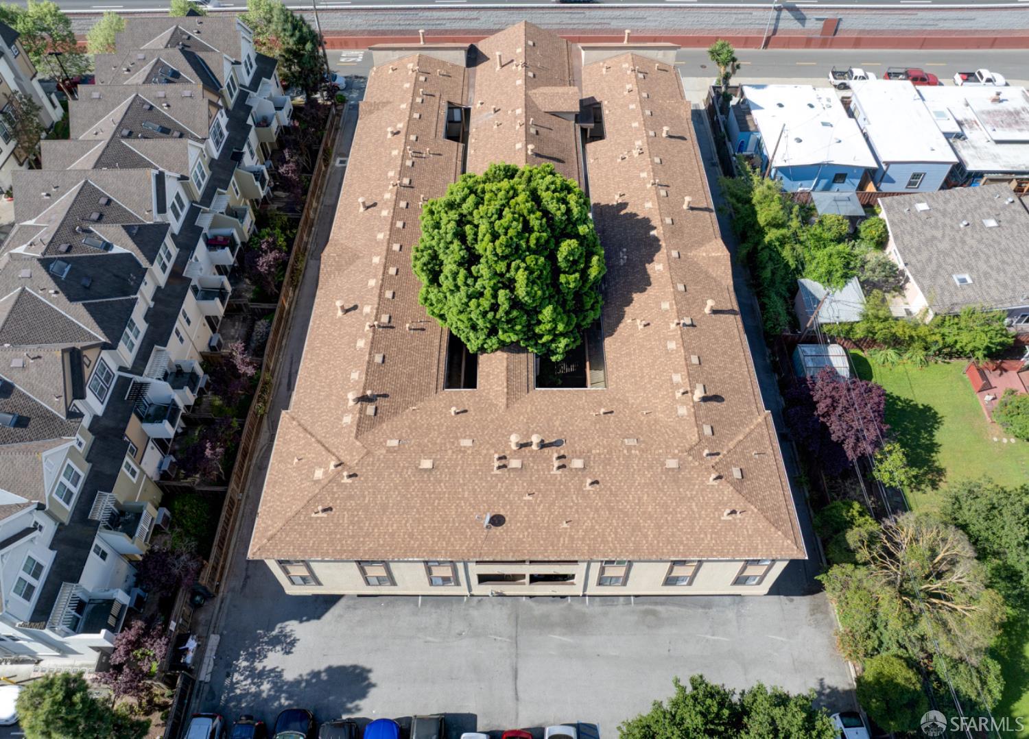 Detail Gallery Image 3 of 22 For 711 S Bayshore Blvd #10,  San Mateo,  CA 94401 - 1 Beds | 1 Baths