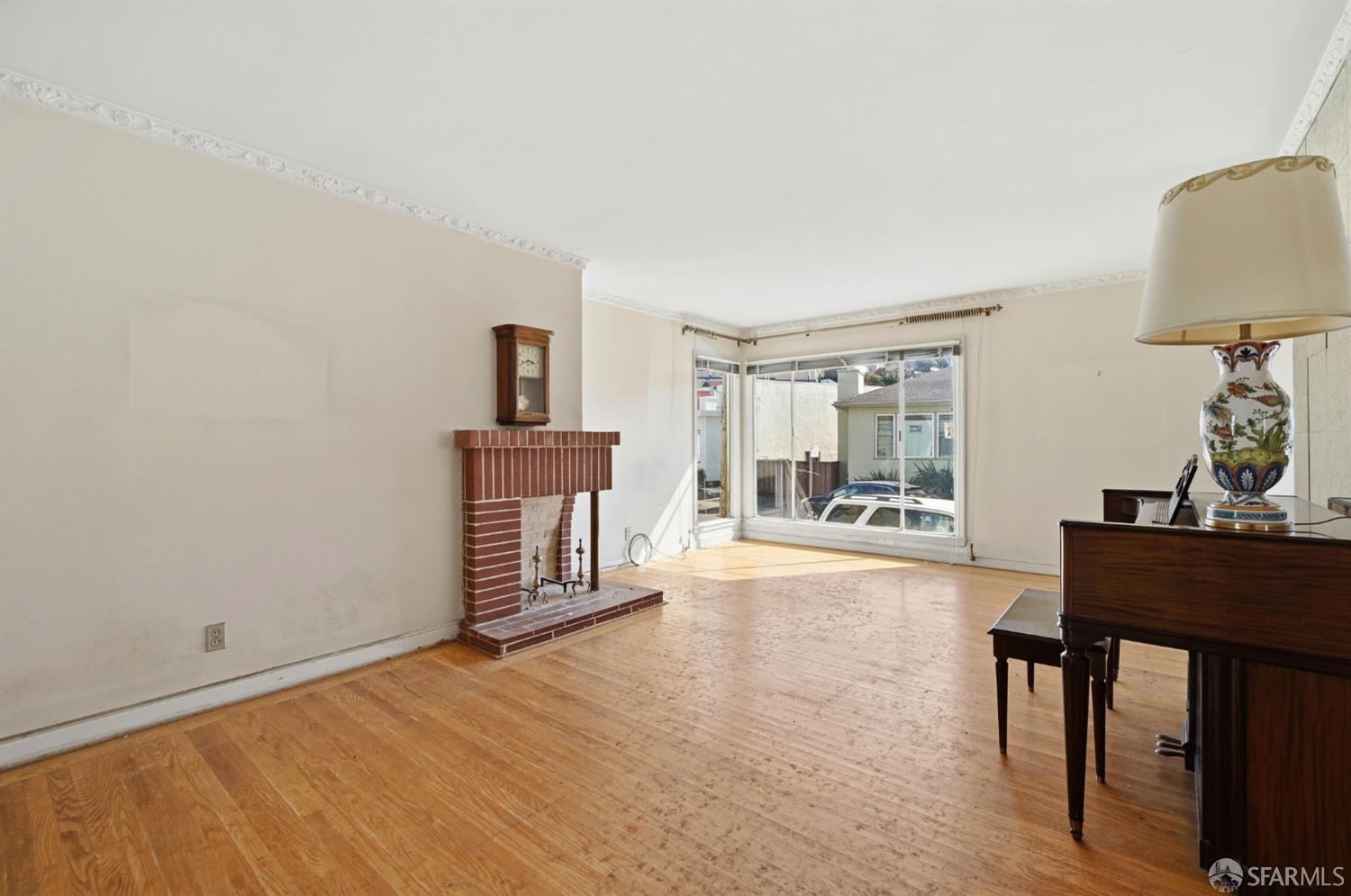 Detail Gallery Image 8 of 43 For 77 Lapham Way, San Francisco,  CA 94112 - 2 Beds | 1 Baths