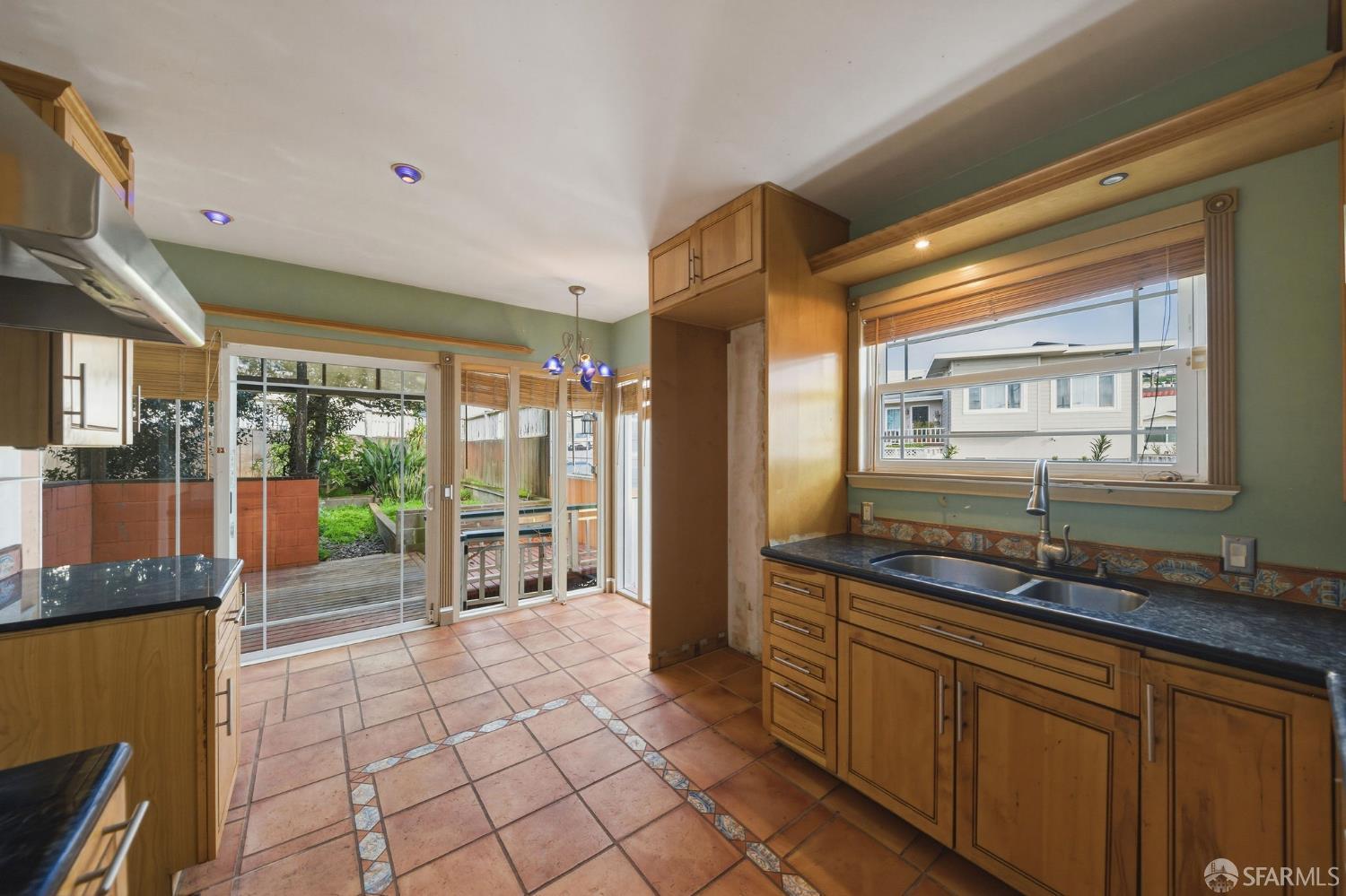 Detail Gallery Image 20 of 93 For 95 South Hill Blvd, San Francisco,  CA 94112 - 3 Beds | 2 Baths