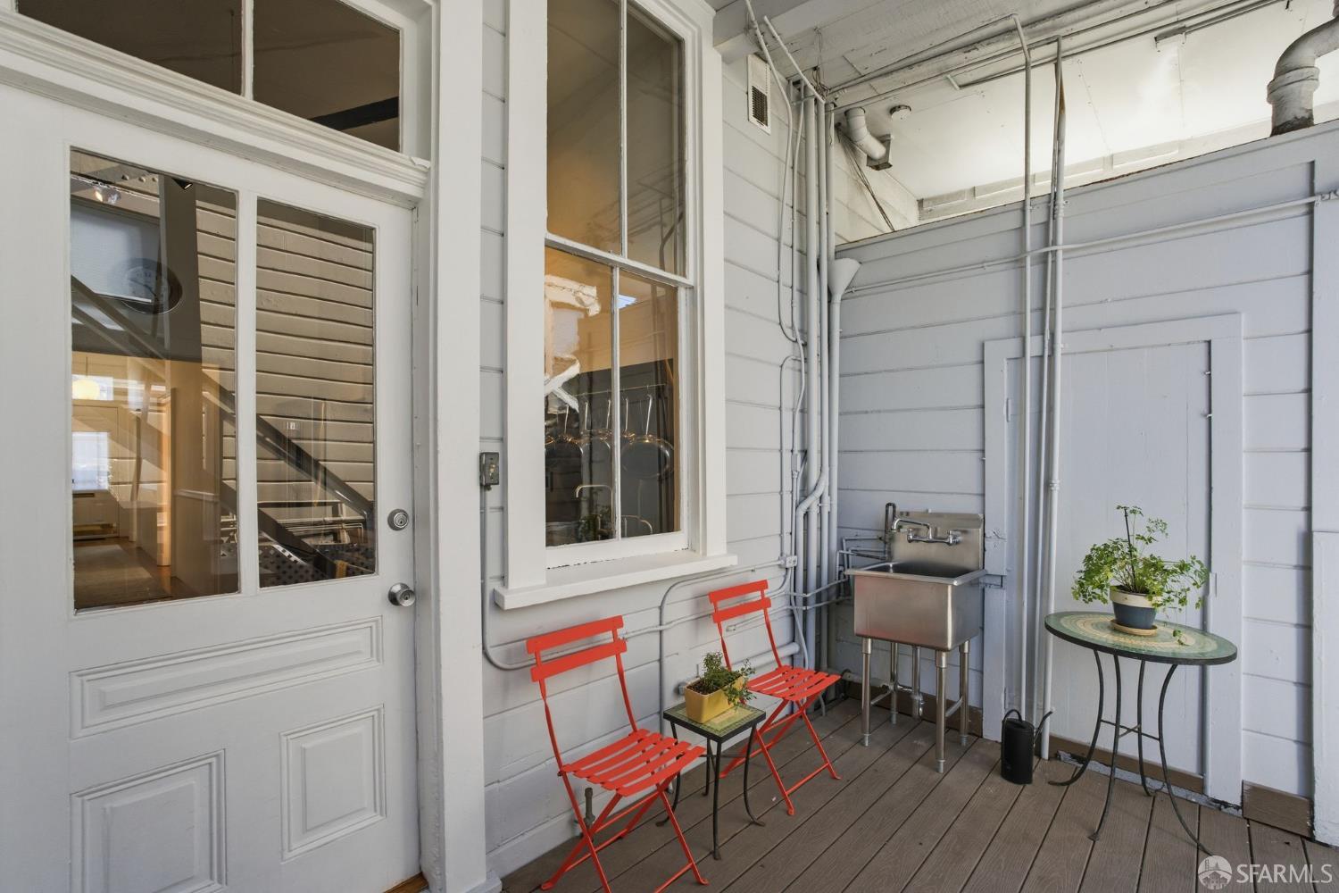 Detail Gallery Image 23 of 32 For 2698 Sutter St, San Francisco,  CA 94115 - 2 Beds | 1/1 Baths