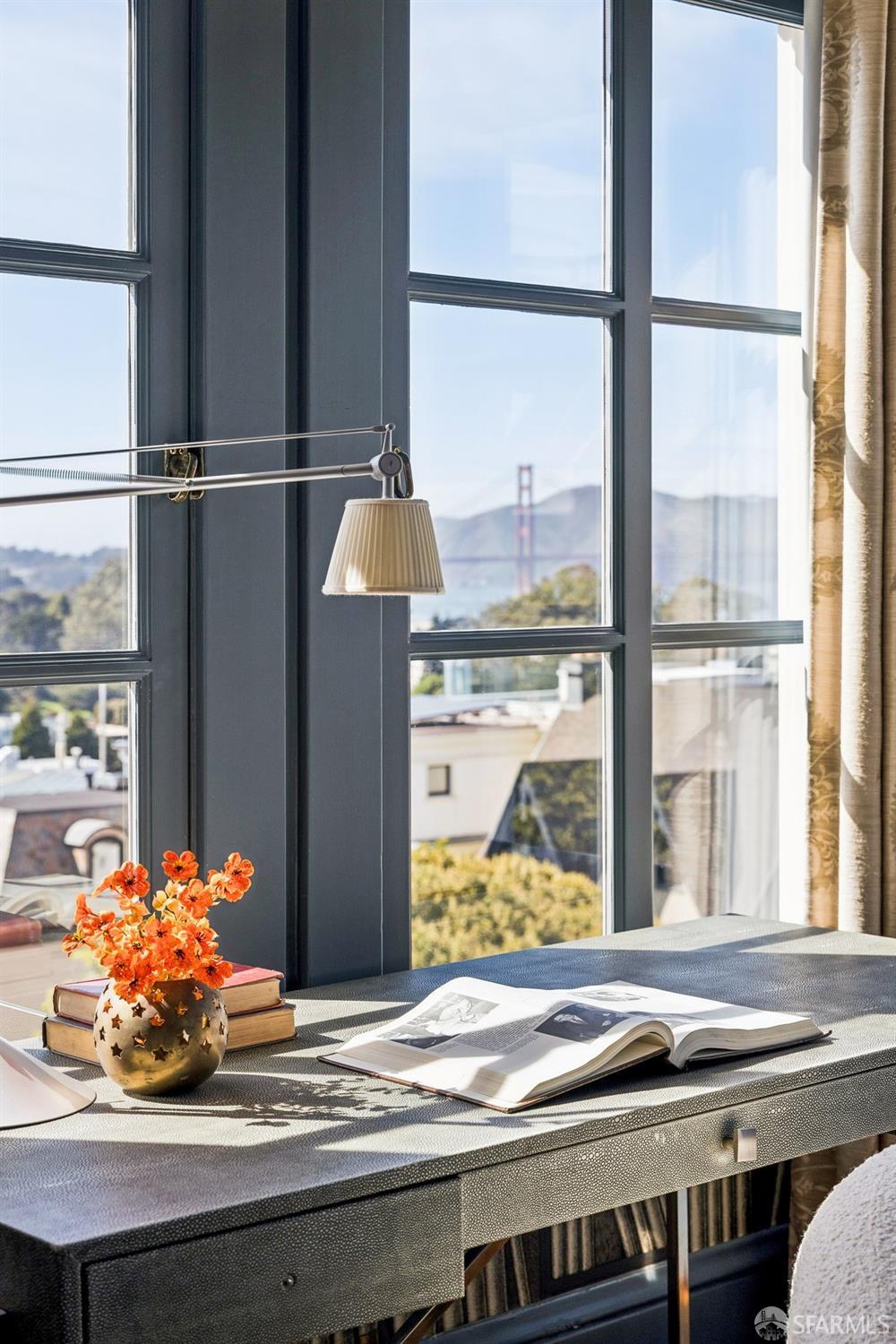 Detail Gallery Image 41 of 76 For 2649 Green St, San Francisco,  CA 94123 - 6 Beds | 6/1 Baths