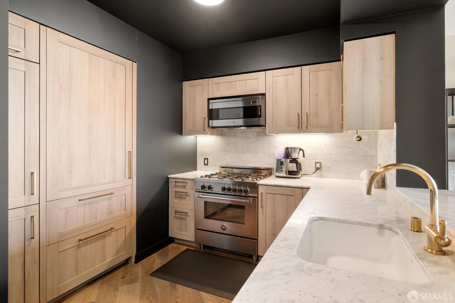 Photo #4: 426099624 Listing: Photo #4