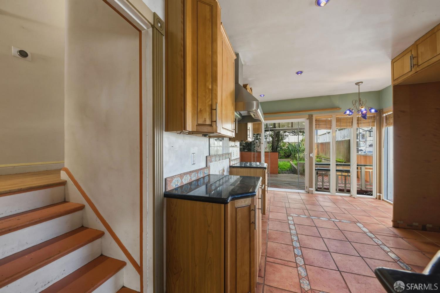 Detail Gallery Image 14 of 93 For 95 South Hill Blvd, San Francisco,  CA 94112 - 3 Beds | 2 Baths