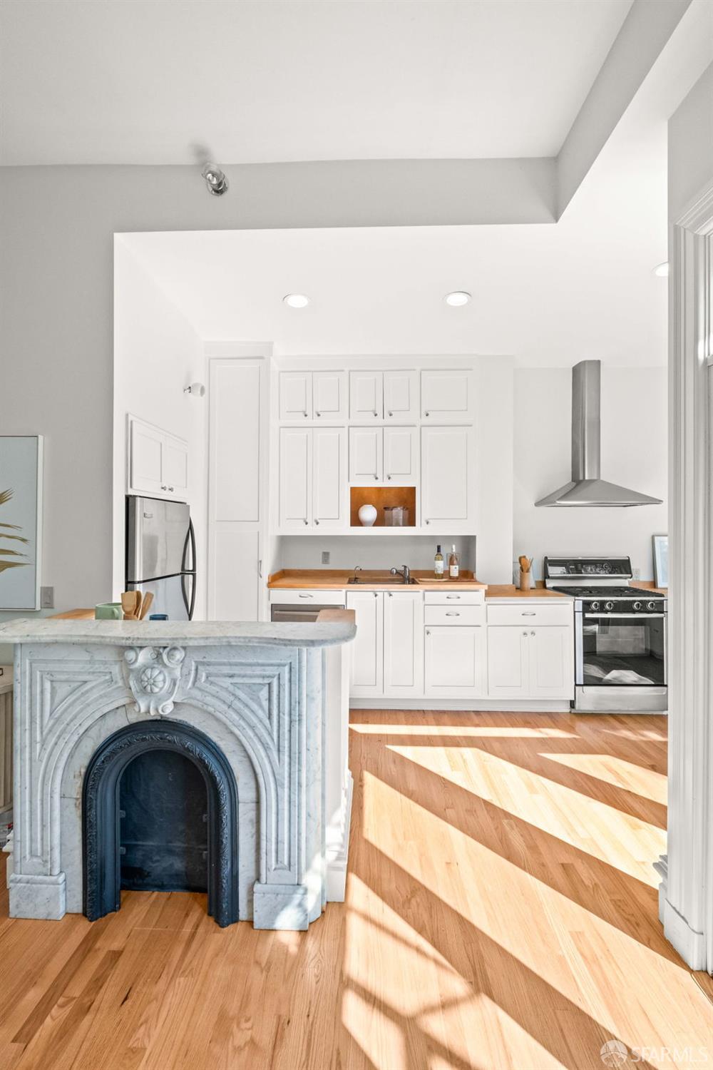 Detail Gallery Image 7 of 59 For 569 Capp St, San Francisco,  CA 94110 - – Beds | – Baths