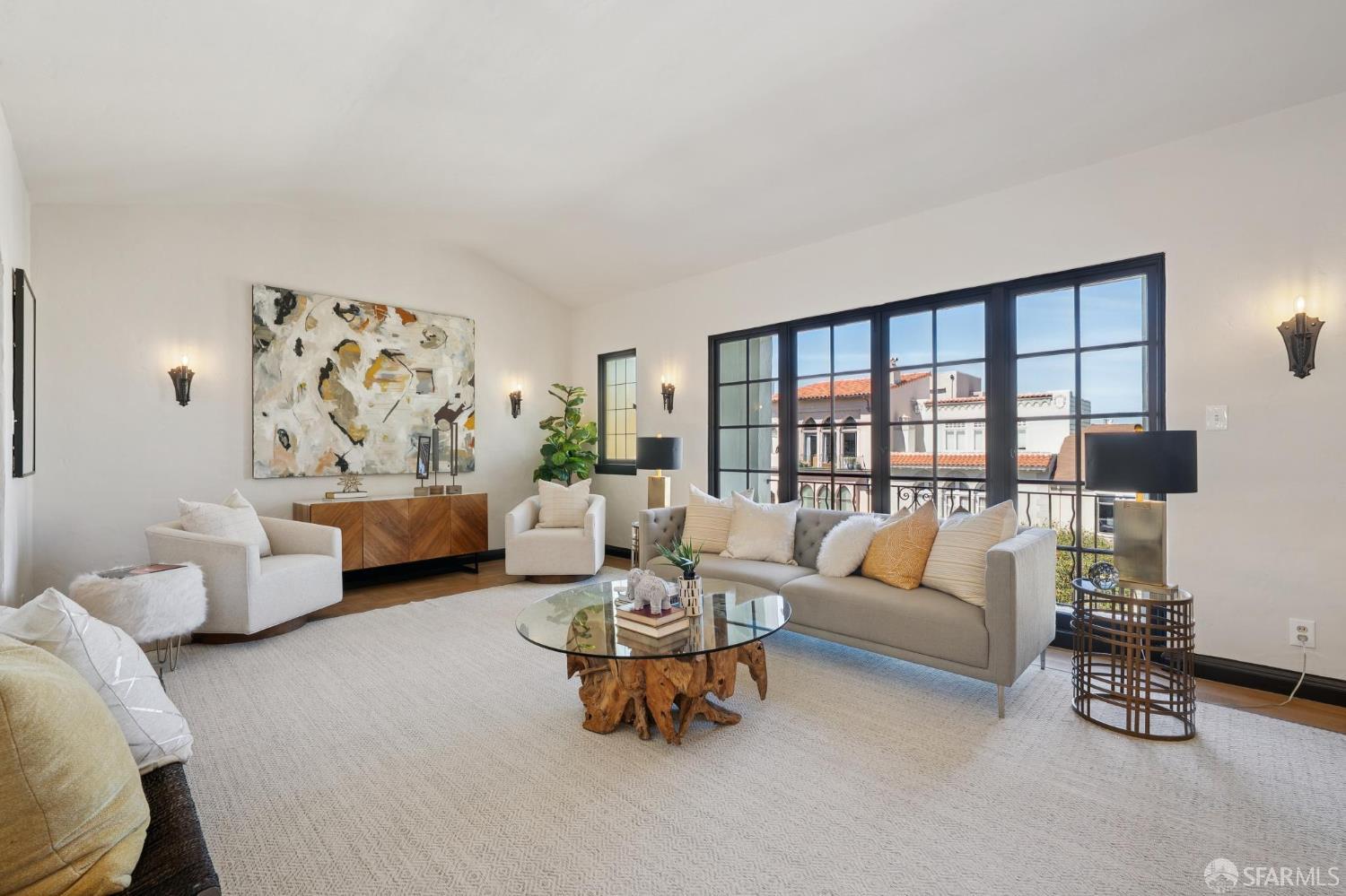 Detail Gallery Image 10 of 62 For 2335 Bay St, San Francisco,  CA 94123 - – Beds | – Baths