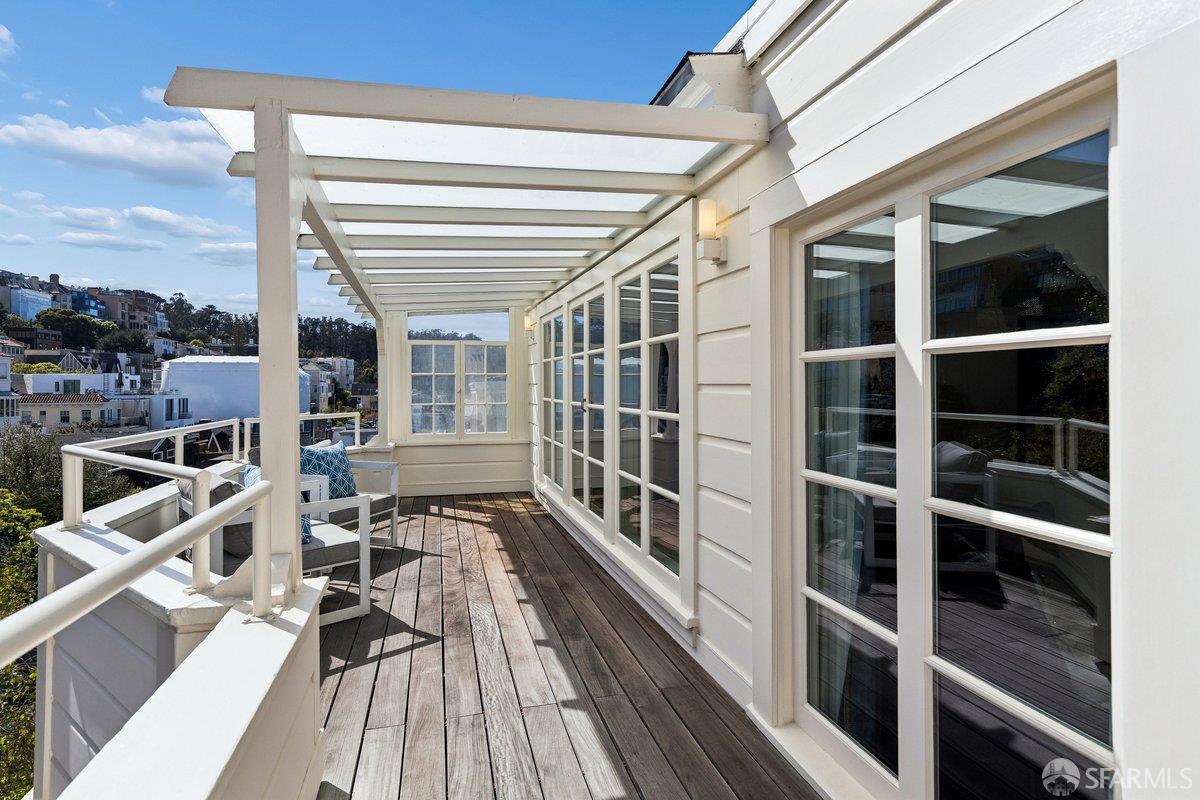 Detail Gallery Image 51 of 76 For 2649 Green St, San Francisco,  CA 94123 - 6 Beds | 6/1 Baths