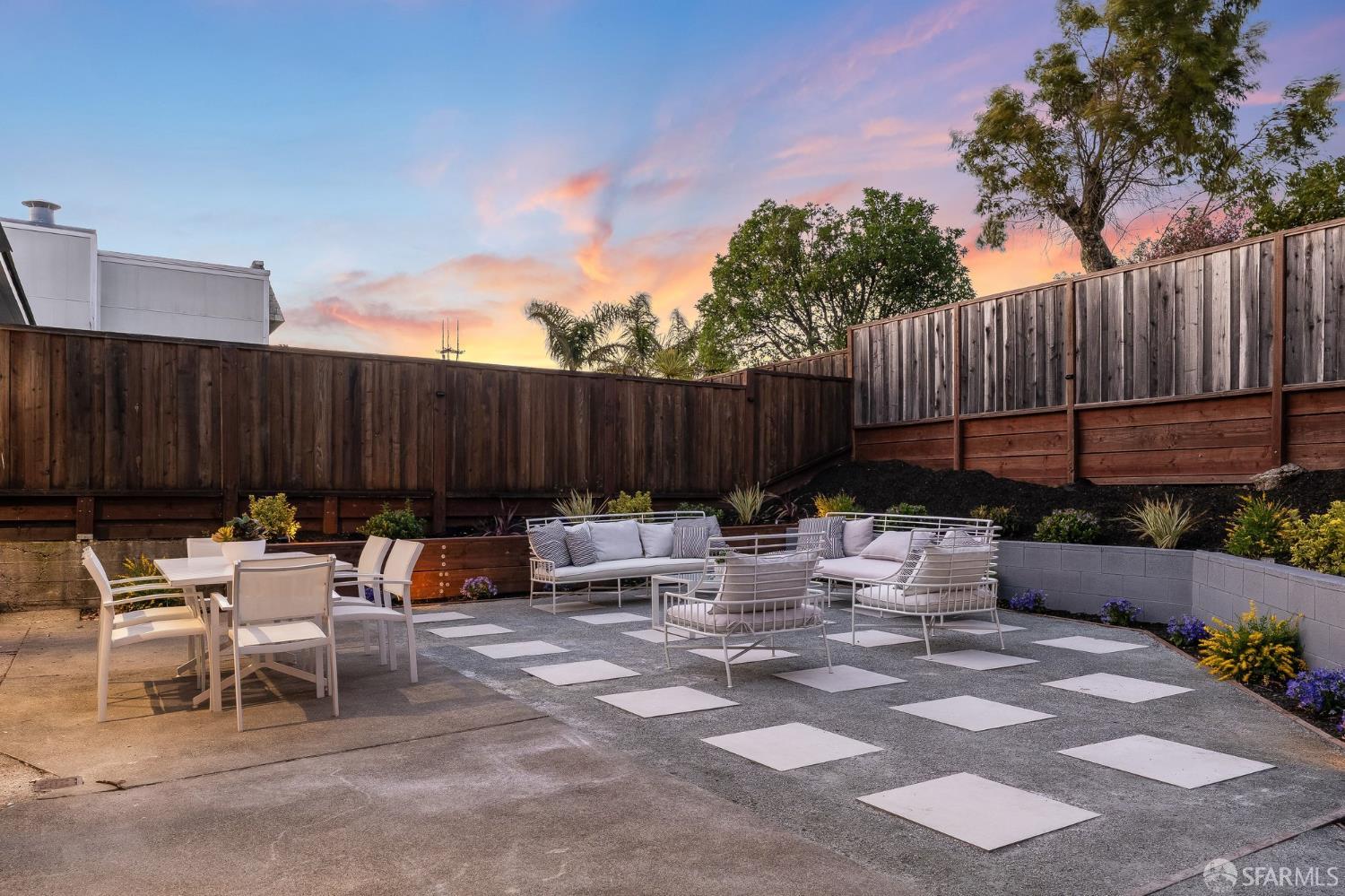 Detail Gallery Image 15 of 77 For 249 Gold Mine Dr, San Francisco,  CA 94131 - 4 Beds | 3 Baths