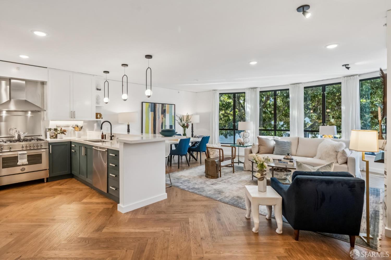 Photo #2: 426114544 Listing: Photo #2