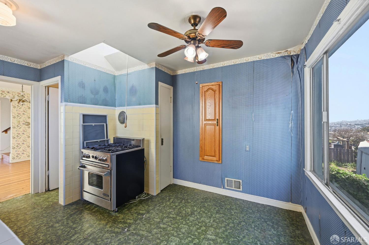 Detail Gallery Image 11 of 43 For 77 Lapham Way, San Francisco,  CA 94112 - 2 Beds | 1 Baths