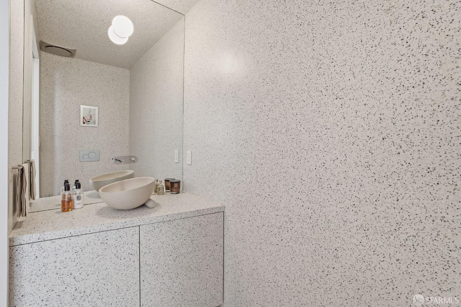 Detail Gallery Image 19 of 32 For 2698 Sutter St, San Francisco,  CA 94115 - 2 Beds | 1/1 Baths