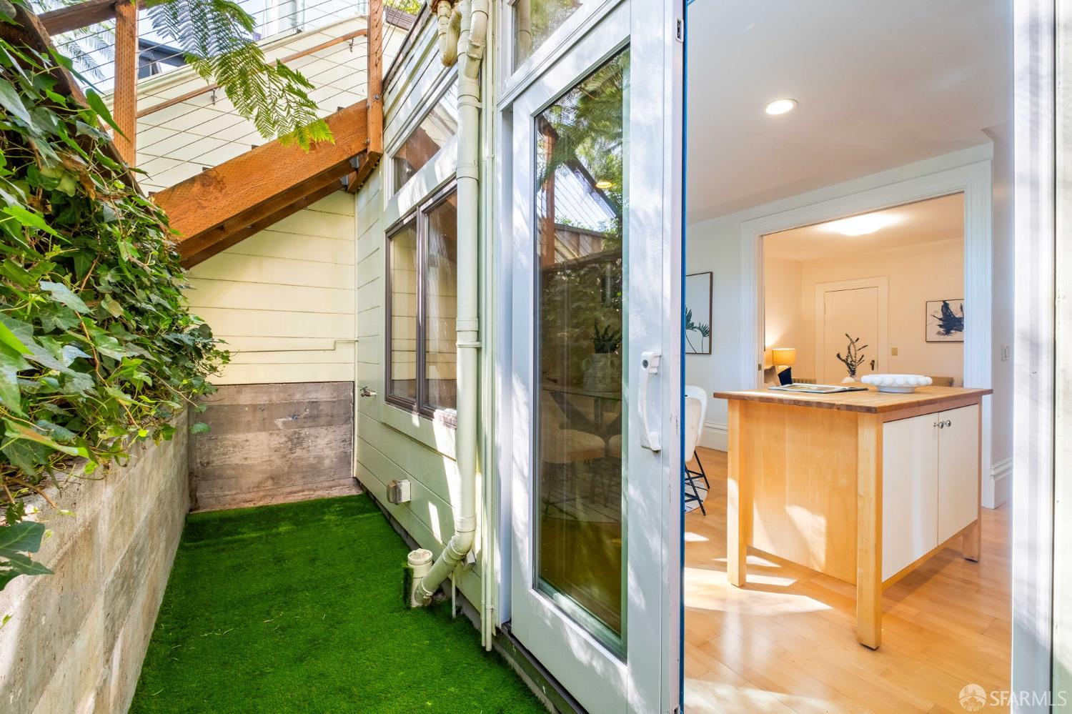 Detail Gallery Image 61 of 79 For 569 Capp St, San Francisco,  CA 94110 - 5 Beds | 3 Baths