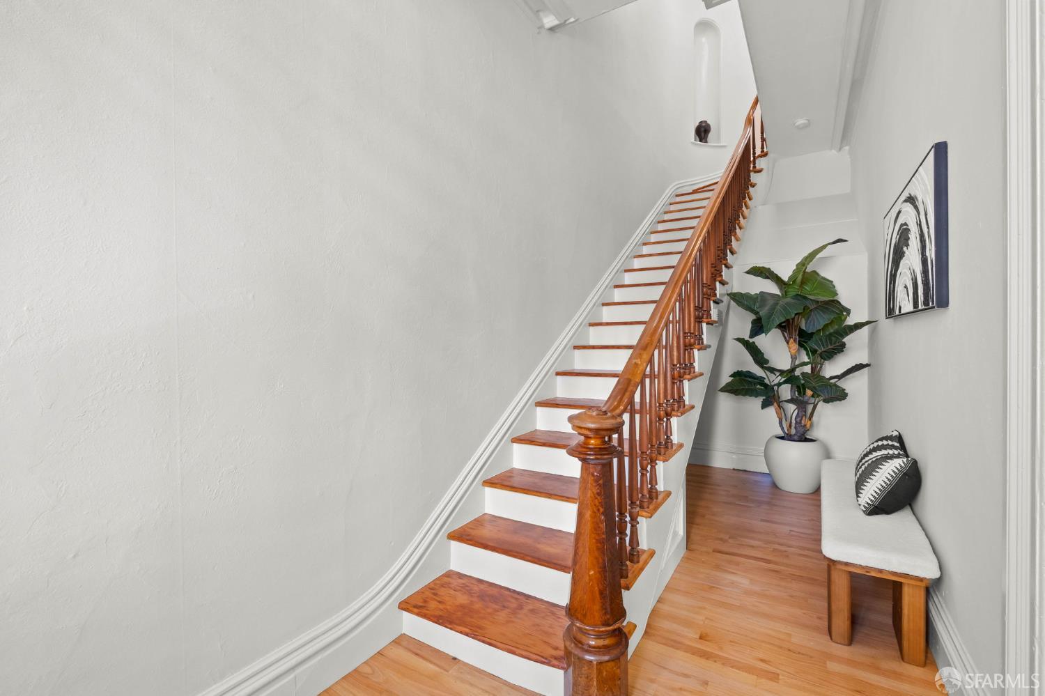 Detail Gallery Image 21 of 79 For 569 Capp St, San Francisco,  CA 94110 - 5 Beds | 3 Baths