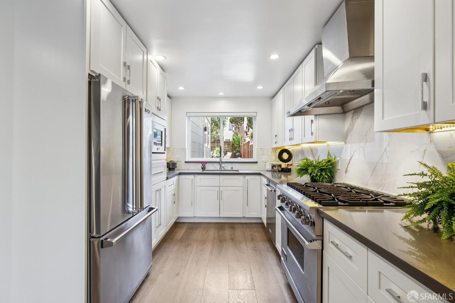 Detail Gallery Image 11 of 43 For 456 Kansas St #1,  San Francisco,  CA 94107 - 3 Beds | 2 Baths