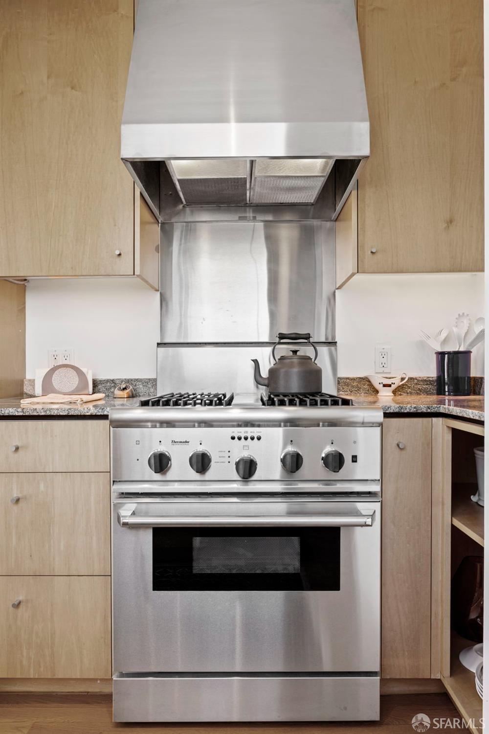 Detail Gallery Image 42 of 64 For 1360 Montgomery St #2,  San Francisco,  CA 94133 - 1 Beds | 1 Baths