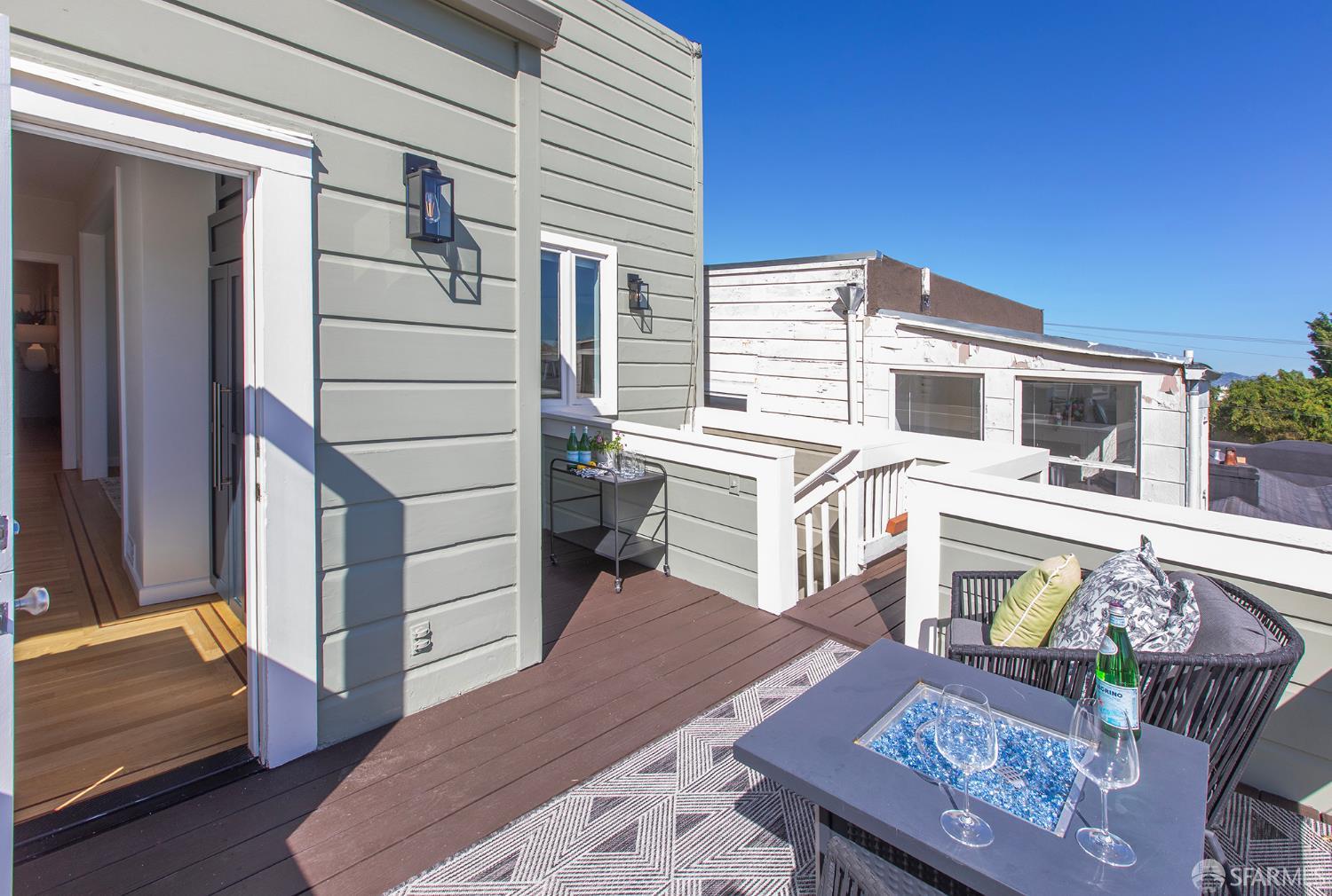Detail Gallery Image 13 of 61 For 3036 Pierce St, San Francisco,  CA 94123 - 3 Beds | 2 Baths