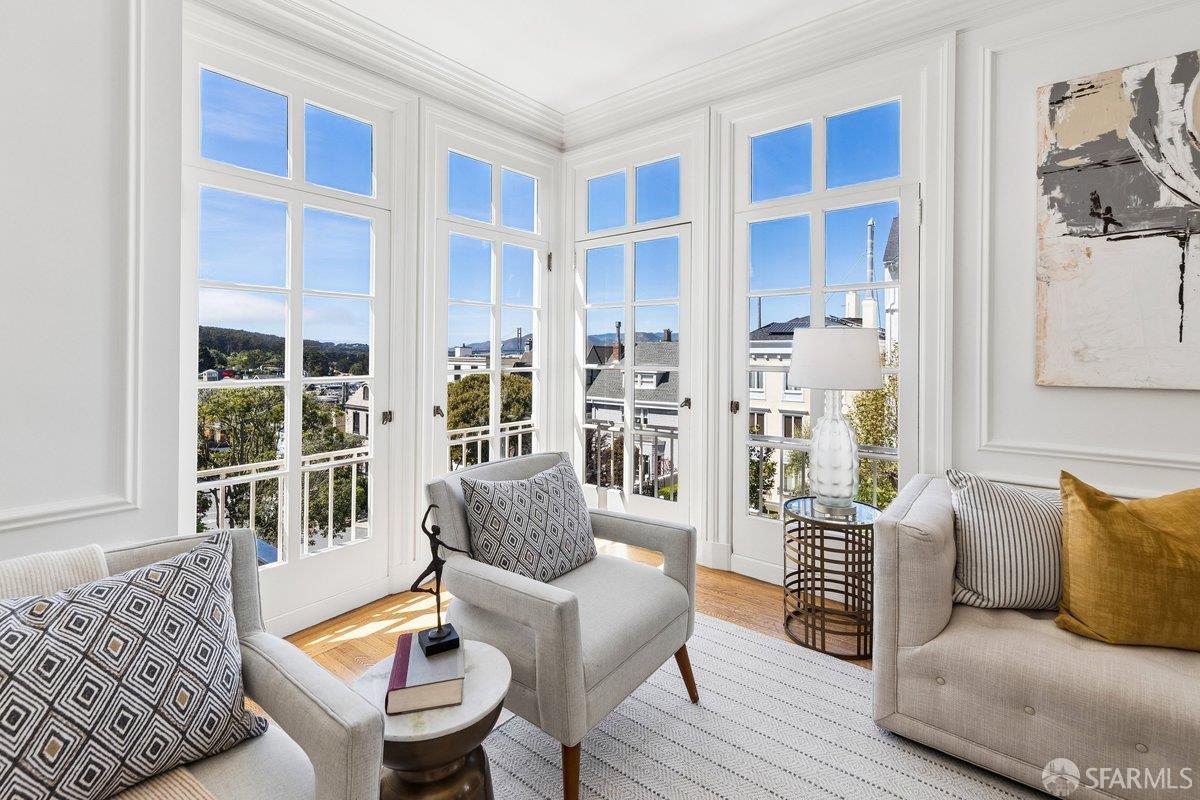 Detail Gallery Image 4 of 76 For 2649 Green St, San Francisco,  CA 94123 - 6 Beds | 6/1 Baths