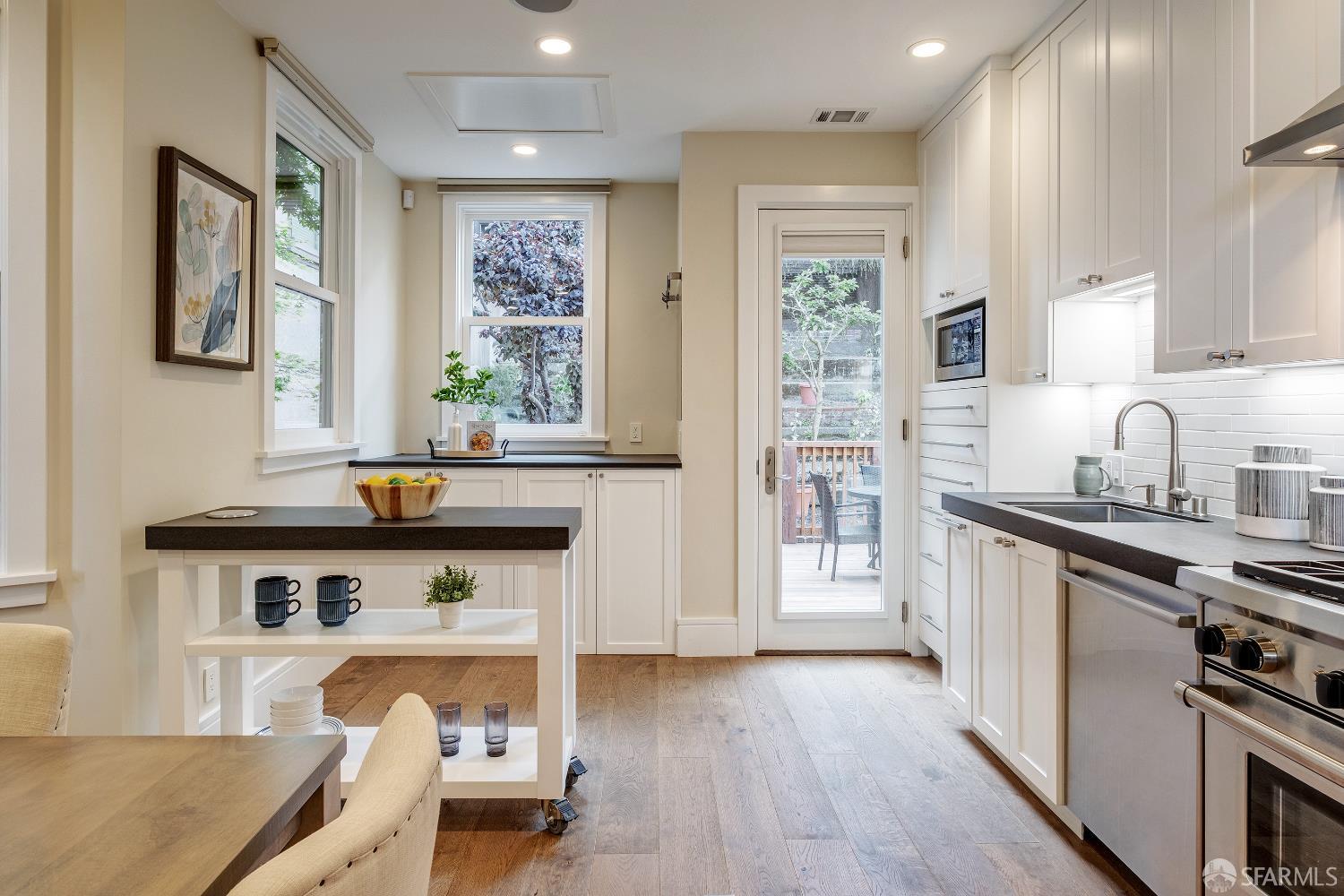 Detail Gallery Image 30 of 43 For 1041 Filbert St, San Francisco,  CA 94133 - 2 Beds | 1/1 Baths