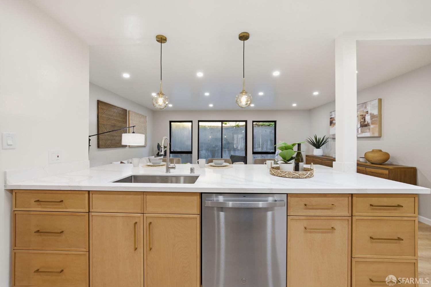 Detail Gallery Image 20 of 78 For 1998 14th Ave, San Francisco,  CA 94116 - 3 Beds | 3 Baths