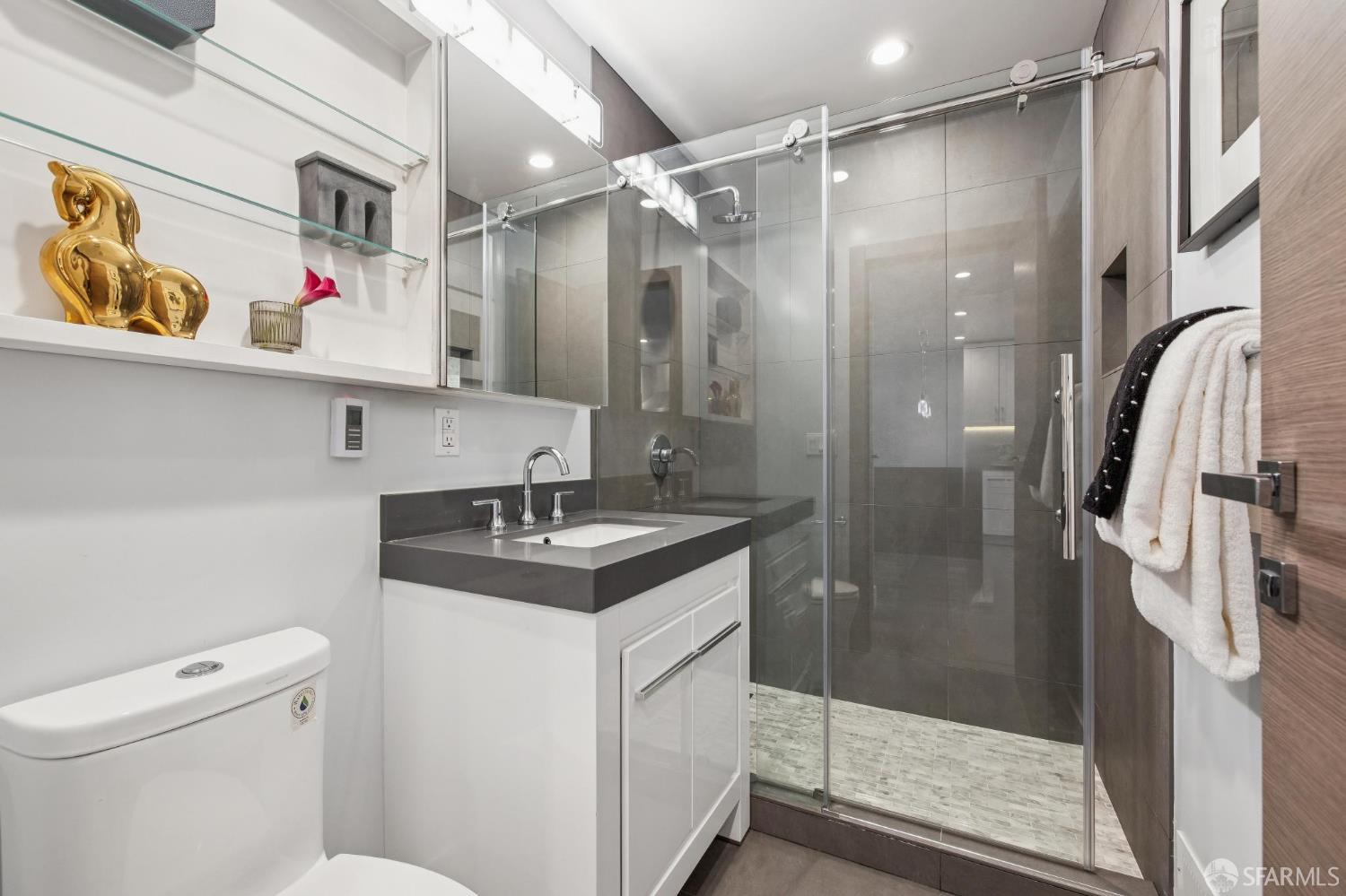 Detail Gallery Image 24 of 43 For 456 Kansas St #1,  San Francisco,  CA 94107 - 3 Beds | 2 Baths