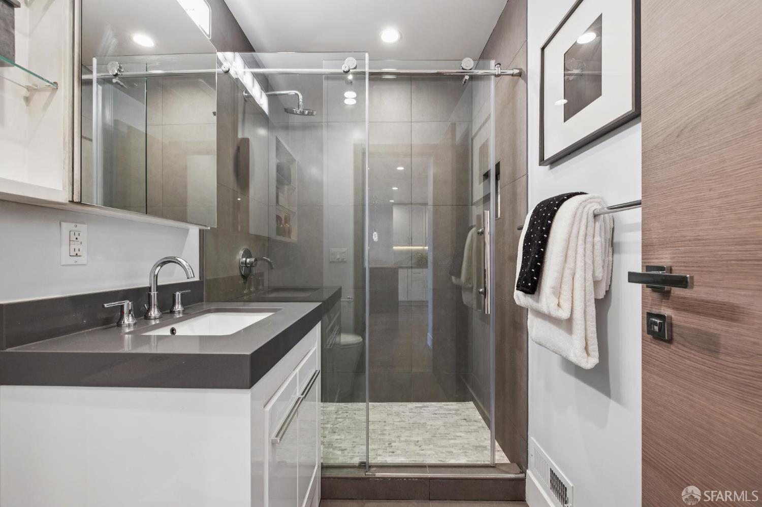 Detail Gallery Image 23 of 43 For 456 Kansas St #1,  San Francisco,  CA 94107 - 3 Beds | 2 Baths