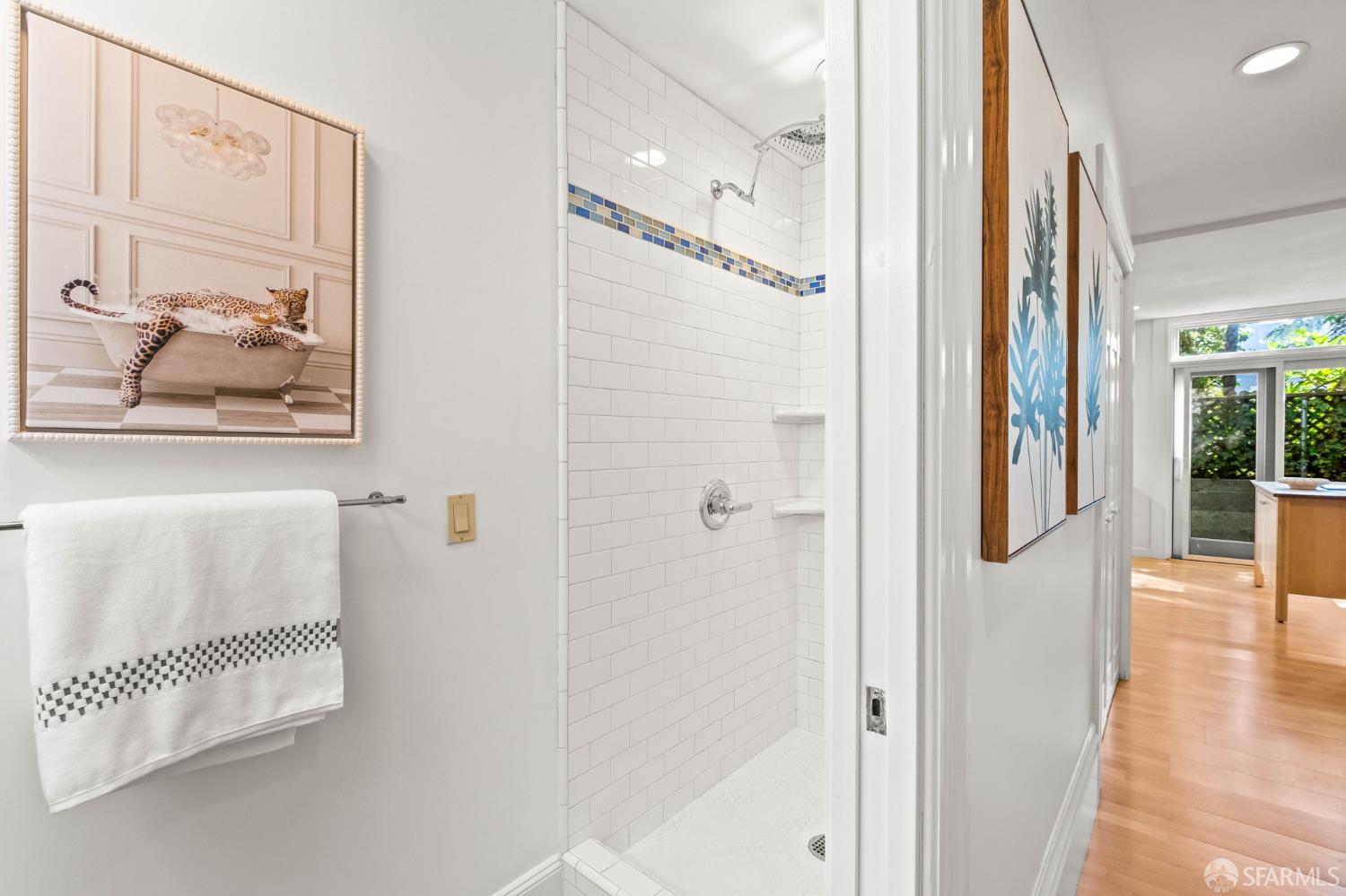 Detail Gallery Image 50 of 79 For 569 Capp St, San Francisco,  CA 94110 - 5 Beds | 3 Baths