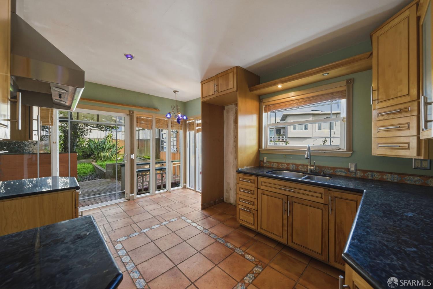 Detail Gallery Image 15 of 93 For 95 South Hill Blvd, San Francisco,  CA 94112 - 3 Beds | 2 Baths