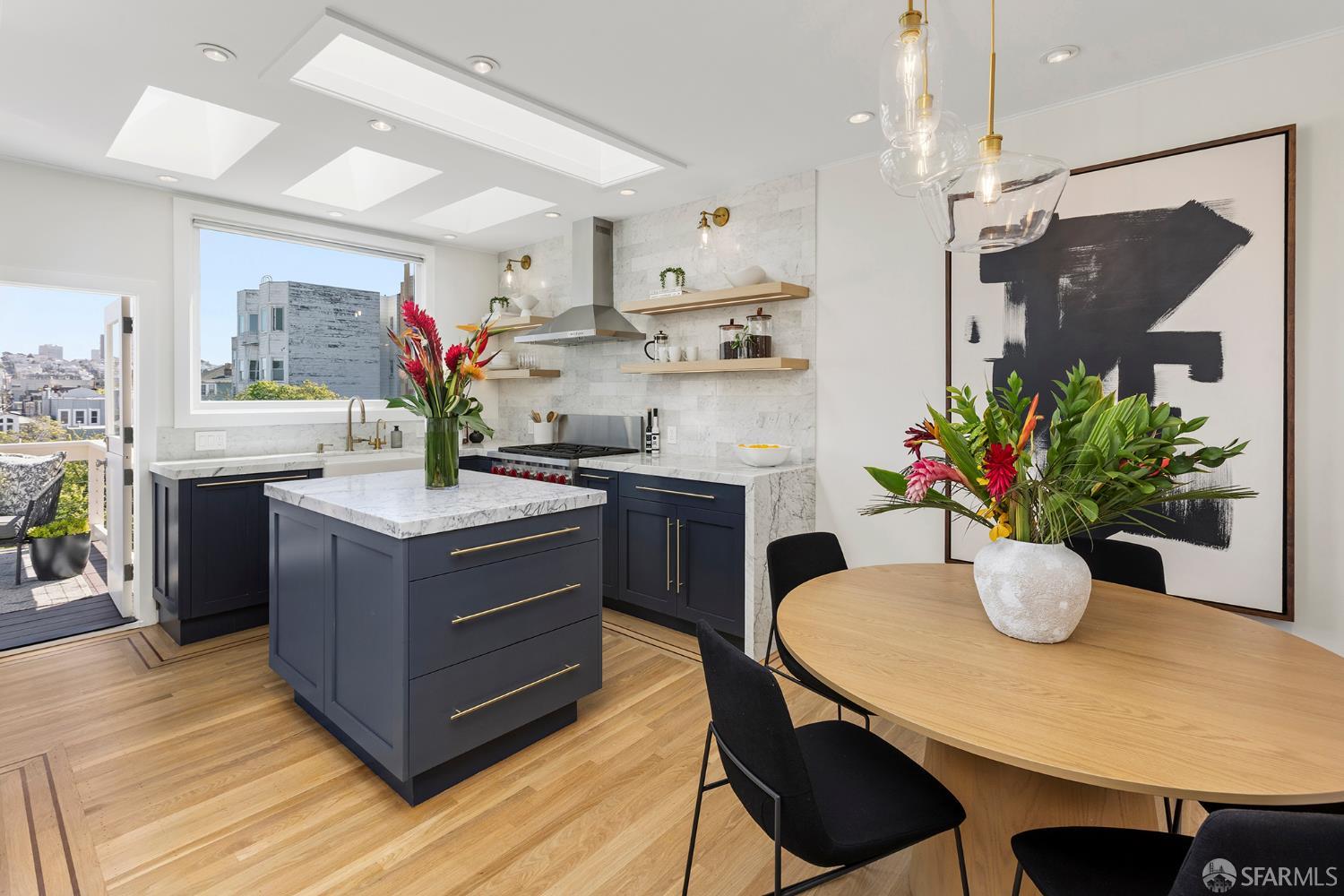 Detail Gallery Image 3 of 61 For 3036 Pierce St, San Francisco,  CA 94123 - 3 Beds | 2 Baths