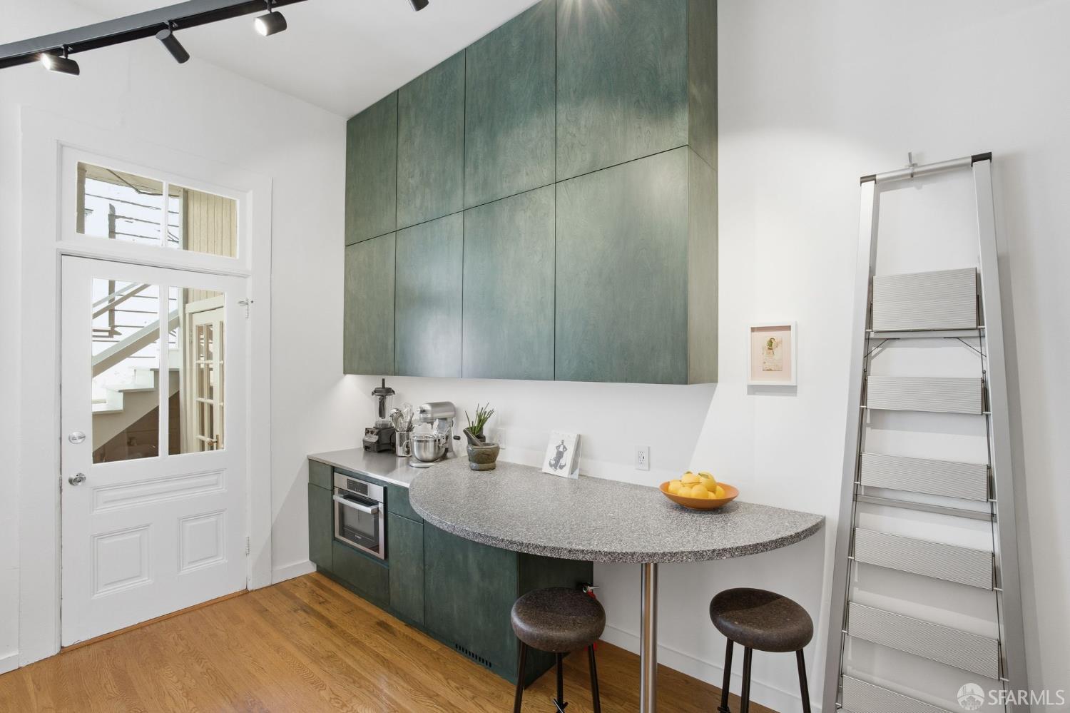 Detail Gallery Image 12 of 32 For 2698 Sutter St, San Francisco,  CA 94115 - 2 Beds | 1/1 Baths