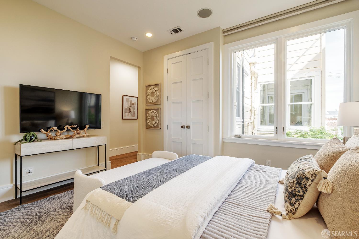 Detail Gallery Image 18 of 43 For 1041 Filbert St, San Francisco,  CA 94133 - 2 Beds | 1/1 Baths