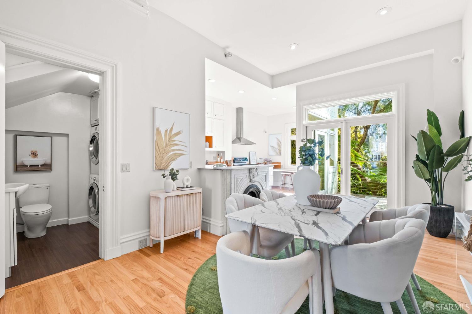 Detail Gallery Image 7 of 79 For 569 Capp St, San Francisco,  CA 94110 - 5 Beds | 3 Baths