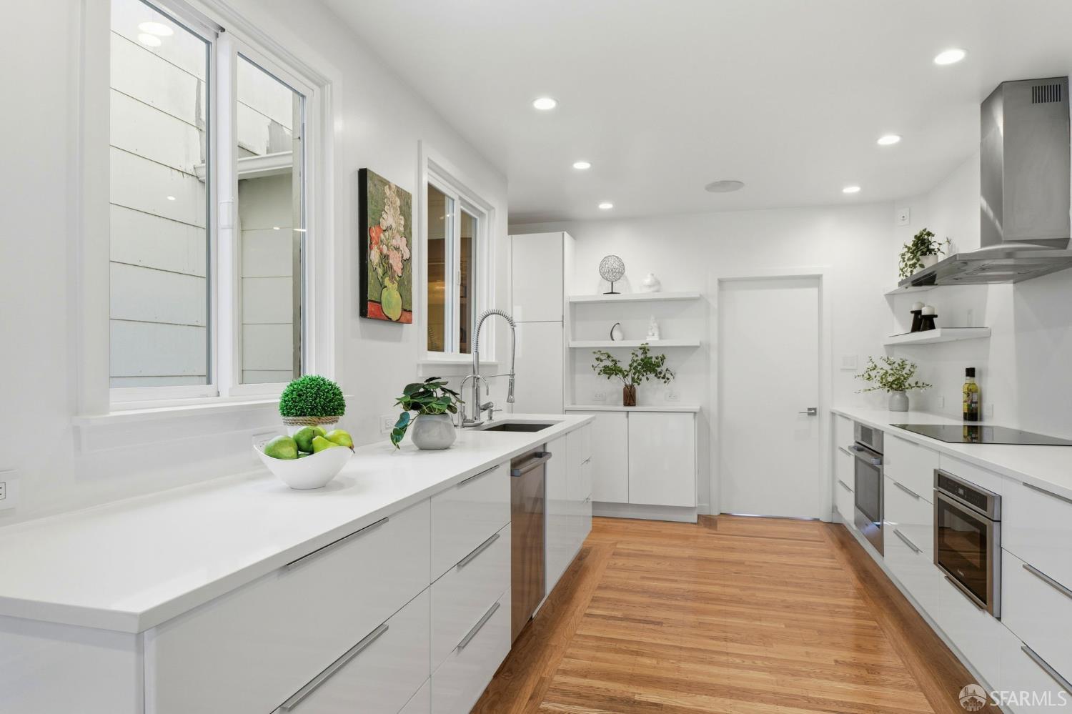 Detail Gallery Image 10 of 42 For 1627 22nd Ave, San Francisco,  CA 94122 - 2 Beds | 1/1 Baths