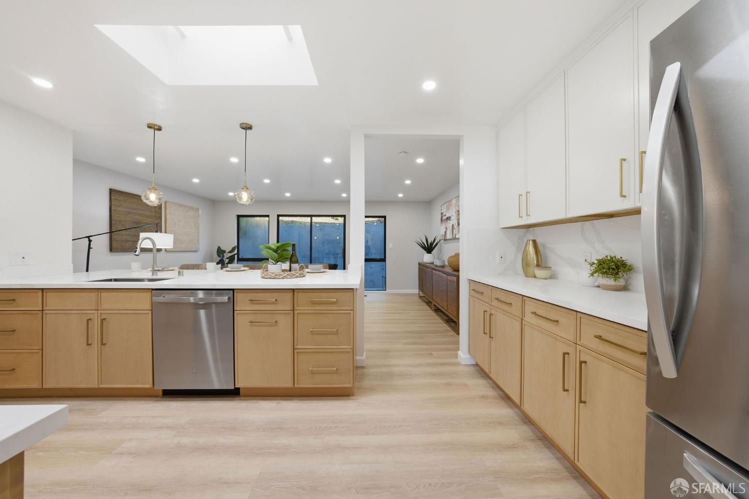 Detail Gallery Image 17 of 78 For 1998 14th Ave, San Francisco,  CA 94116 - 3 Beds | 3 Baths