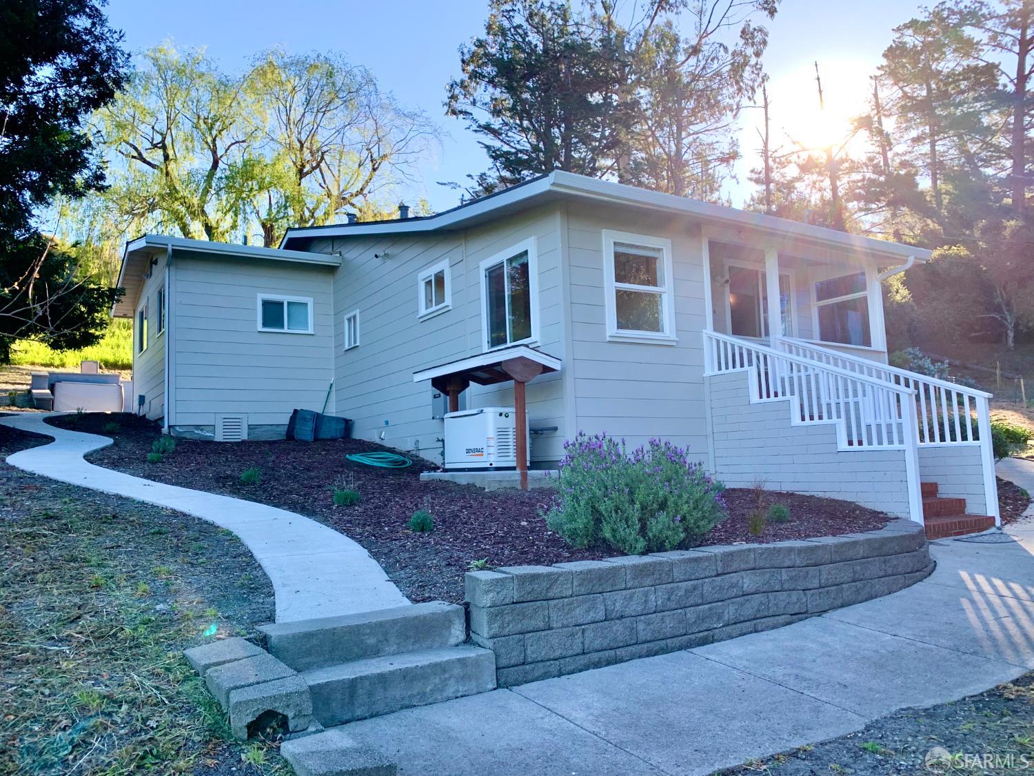 Detail Gallery Image 3 of 29 For 11 Recreation Dr, La Honda,  CA 94020 - 3 Beds | 1/1 Baths