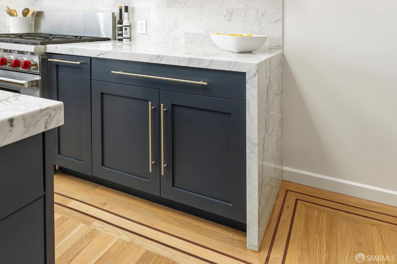 Detail Gallery Image 5 of 61 For 3036 Pierce St, San Francisco,  CA 94123 - 3 Beds | 2 Baths