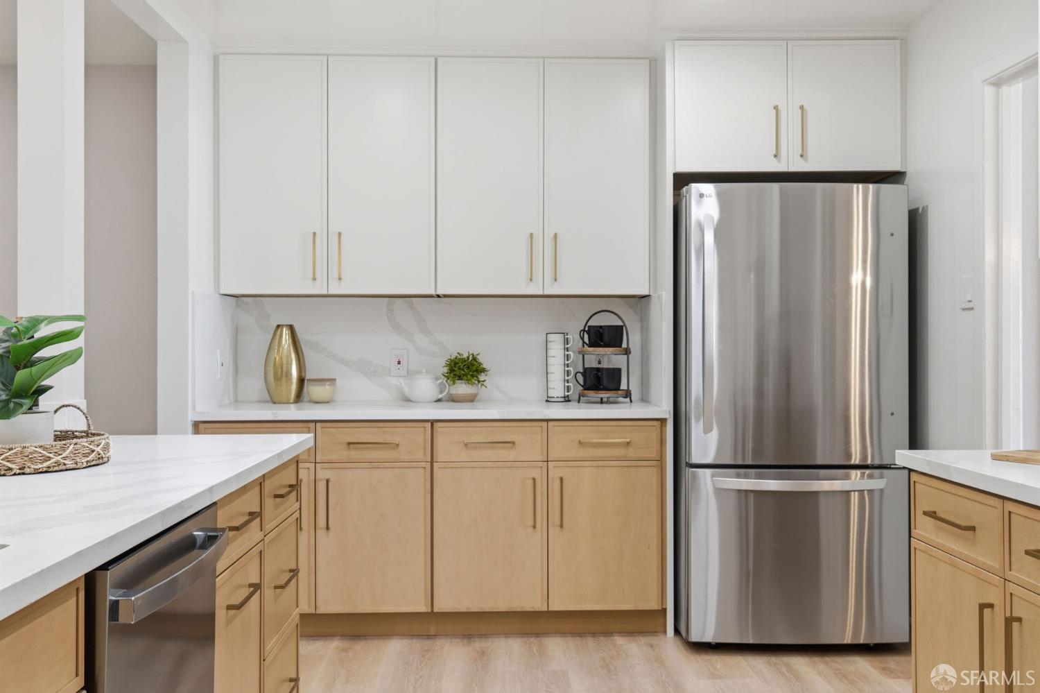 Detail Gallery Image 19 of 78 For 1998 14th Ave, San Francisco,  CA 94116 - 3 Beds | 3 Baths