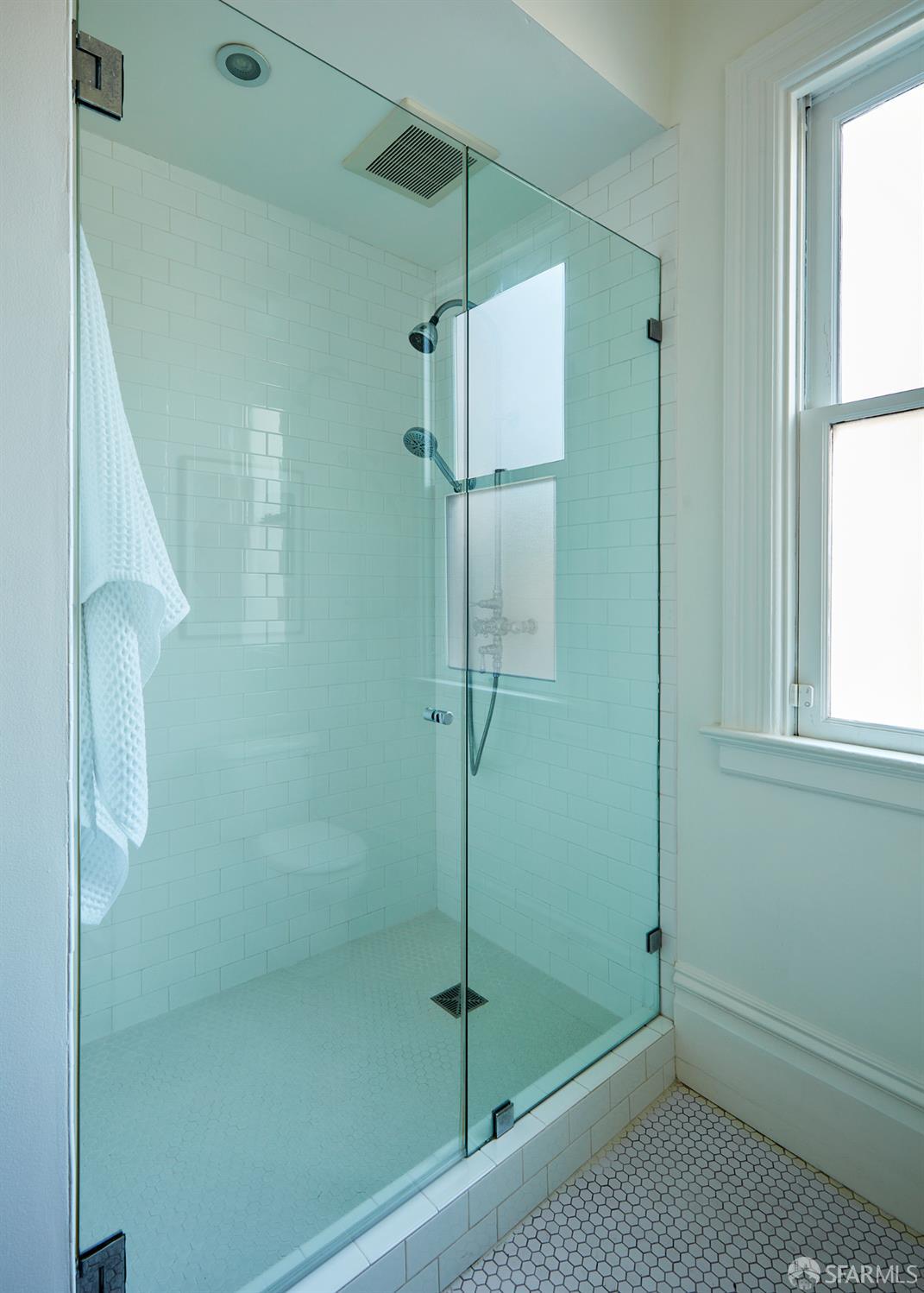 Detail Gallery Image 17 of 29 For 214 Prospect Ave, San Francisco,  CA 94110 - 3 Beds | 2 Baths