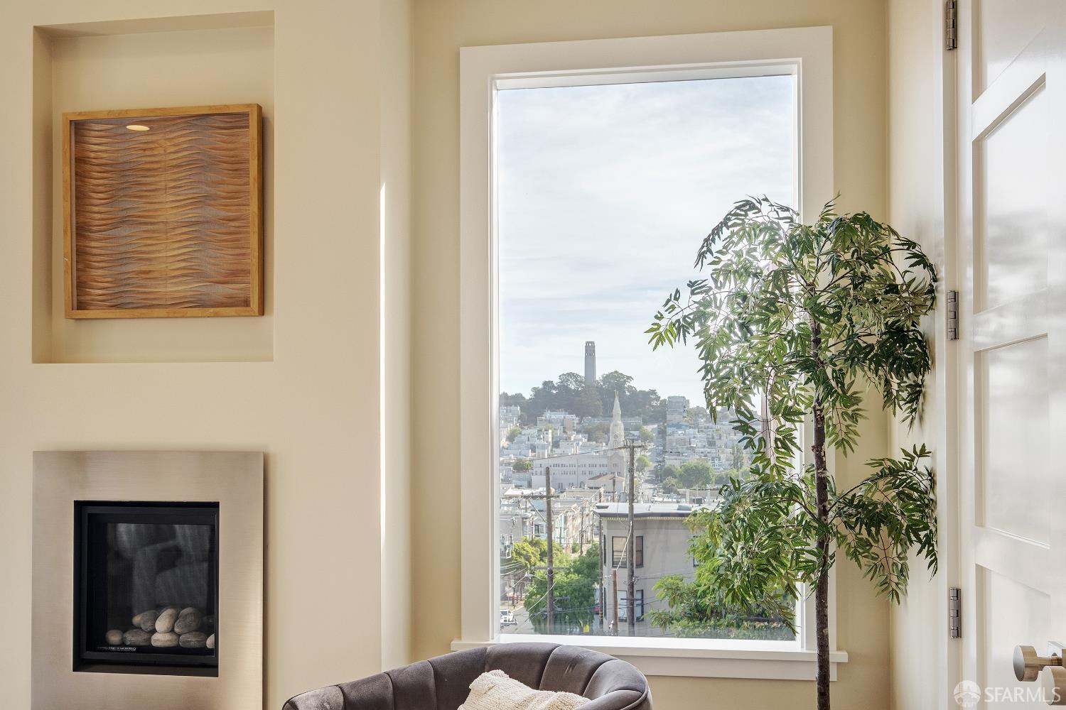 Detail Gallery Image 3 of 43 For 1041 Filbert St, San Francisco,  CA 94133 - 2 Beds | 1/1 Baths