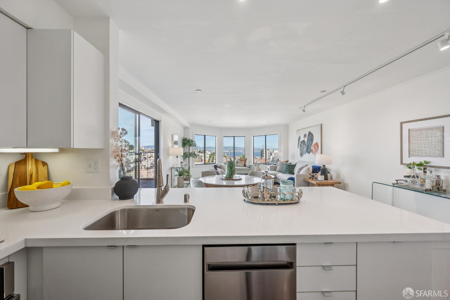 Photo #17: 426112731 Listing: Photo #17