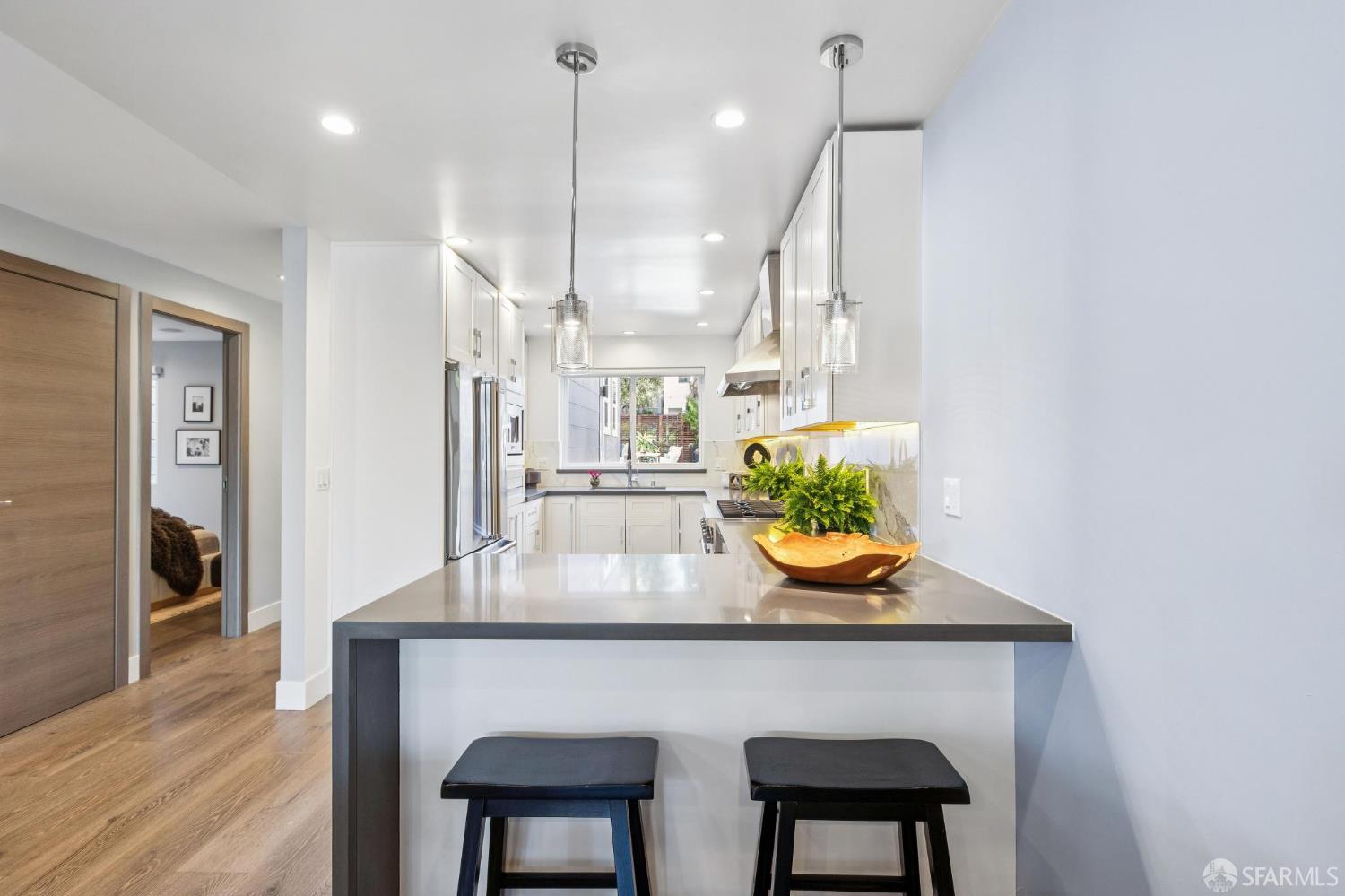 Detail Gallery Image 8 of 43 For 456 Kansas St #1,  San Francisco,  CA 94107 - 3 Beds | 2 Baths