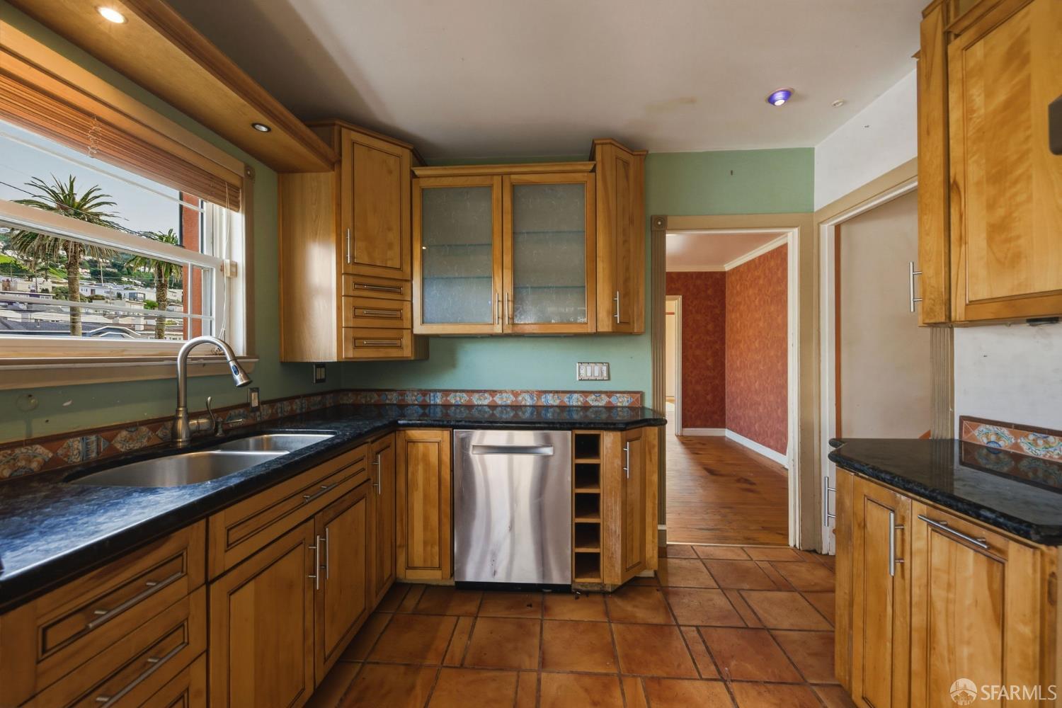 Detail Gallery Image 17 of 93 For 95 South Hill Blvd, San Francisco,  CA 94112 - 3 Beds | 2 Baths