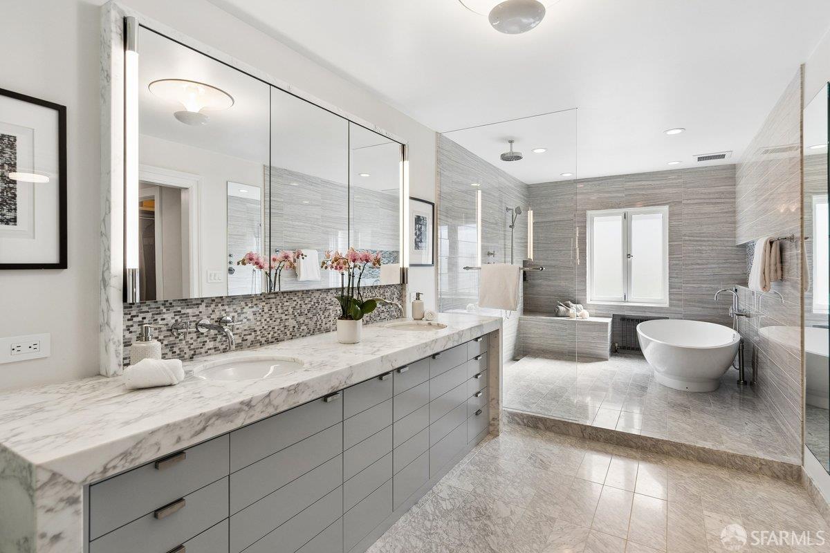 Detail Gallery Image 32 of 76 For 2649 Green St, San Francisco,  CA 94123 - 6 Beds | 6/1 Baths