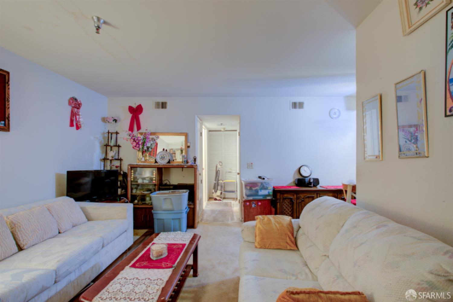 Detail Gallery Image 6 of 22 For 711 S Bayshore Blvd #10,  San Mateo,  CA 94401 - 1 Beds | 1 Baths