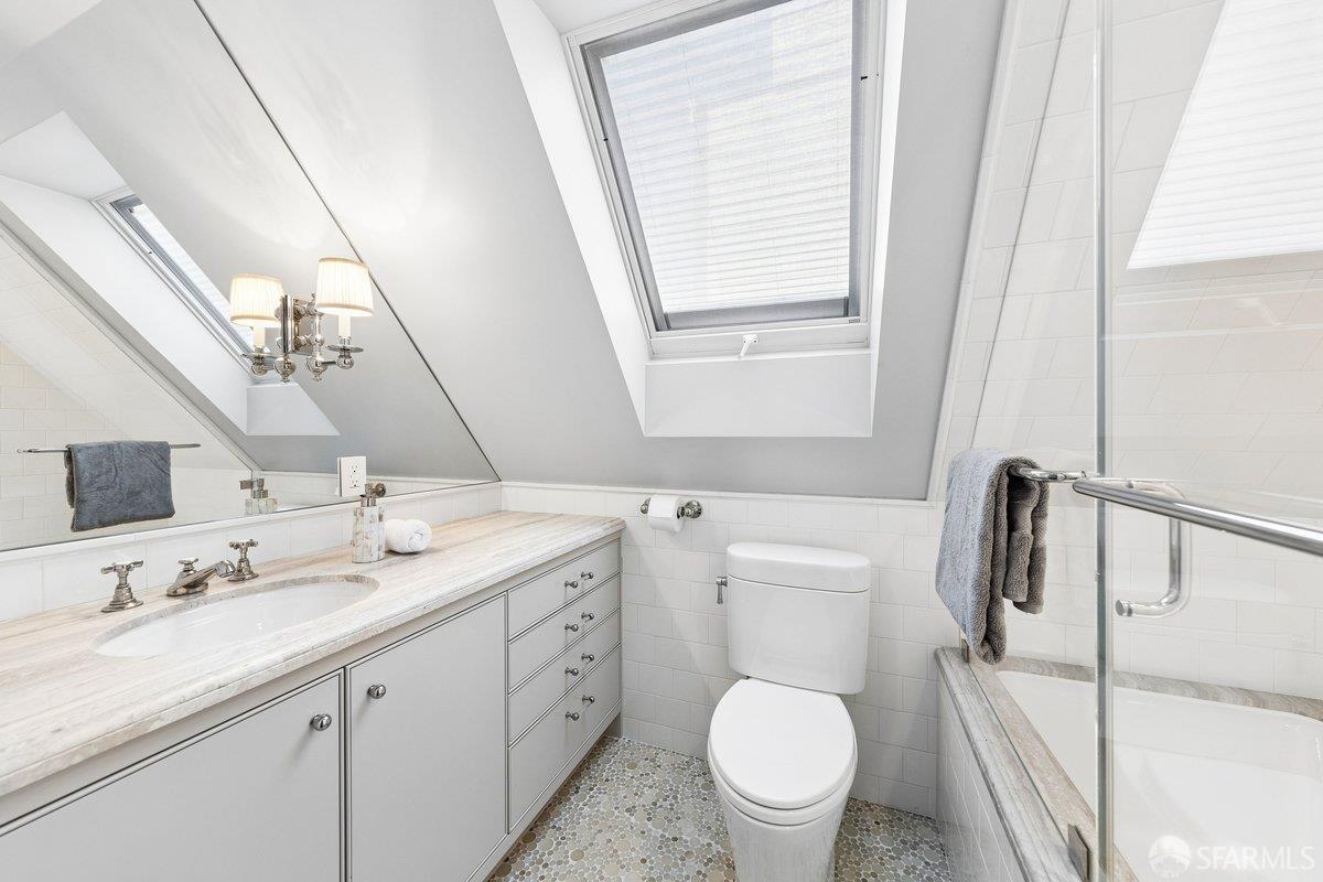 Detail Gallery Image 56 of 76 For 2649 Green St, San Francisco,  CA 94123 - 6 Beds | 6/1 Baths