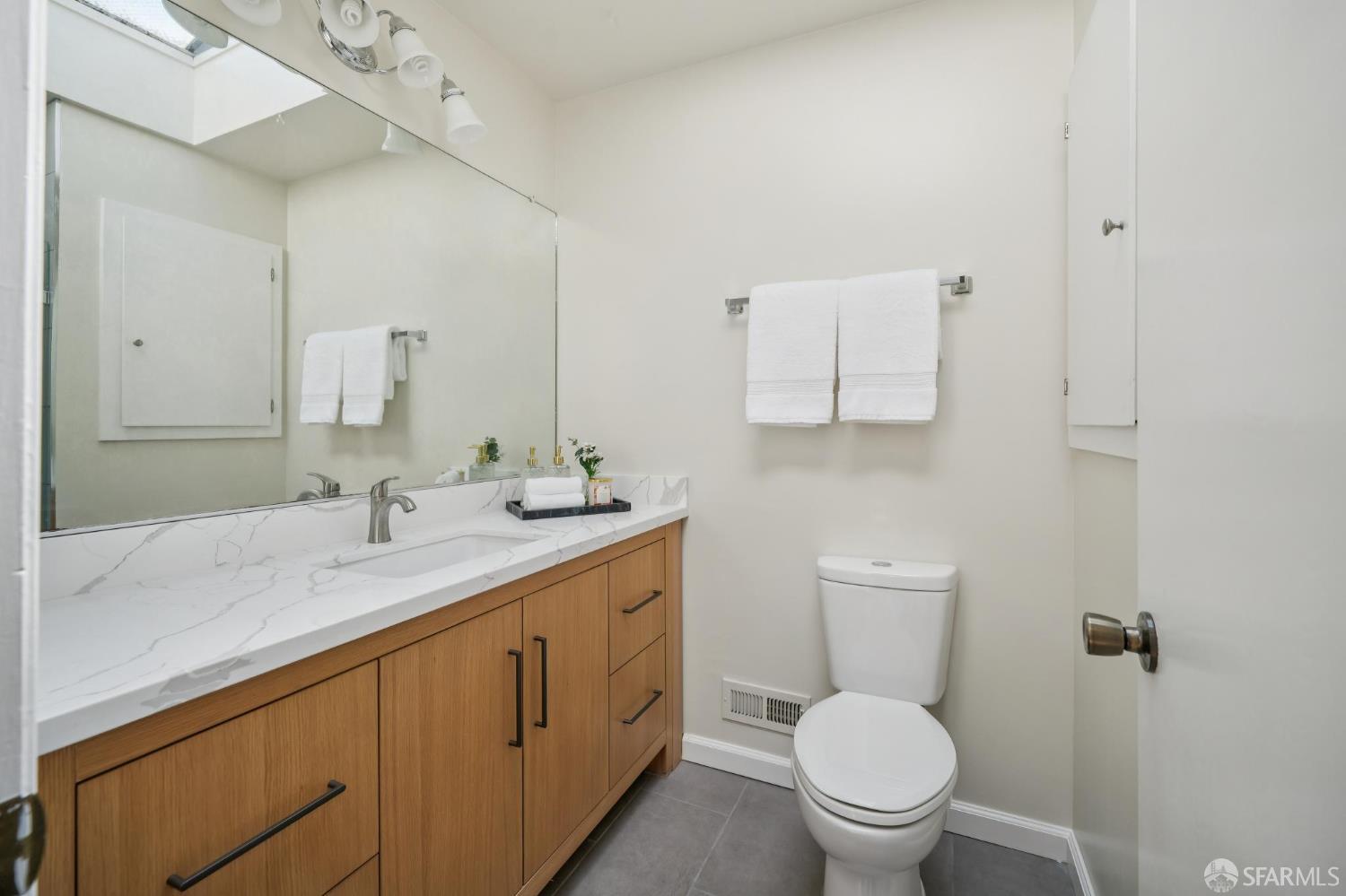 Detail Gallery Image 32 of 64 For 1226 Felton St, San Francisco,  CA 94134 - 5 Beds | 3 Baths