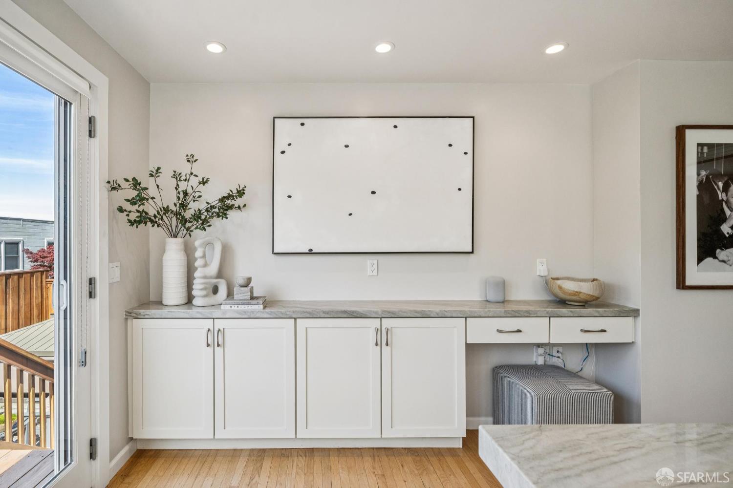 Detail Gallery Image 13 of 94 For 79 Collins St, San Francisco,  CA 94109 - 5 Beds | 3/1 Baths