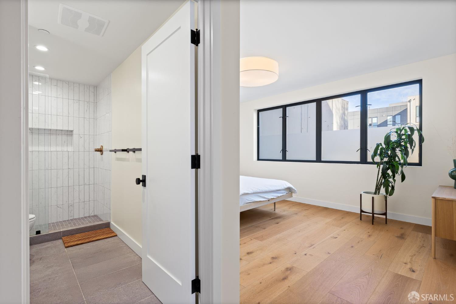 Detail Gallery Image 3 of 8 For 943 Treat Ave, San Francisco,  CA 94110 - 2 Beds | 2 Baths