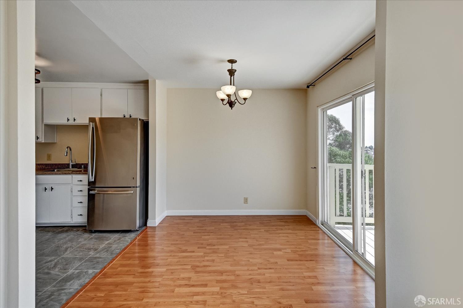 Detail Gallery Image 8 of 35 For 166 Museum Way, San Francisco,  CA 94114 - 2 Beds | 1/1 Baths