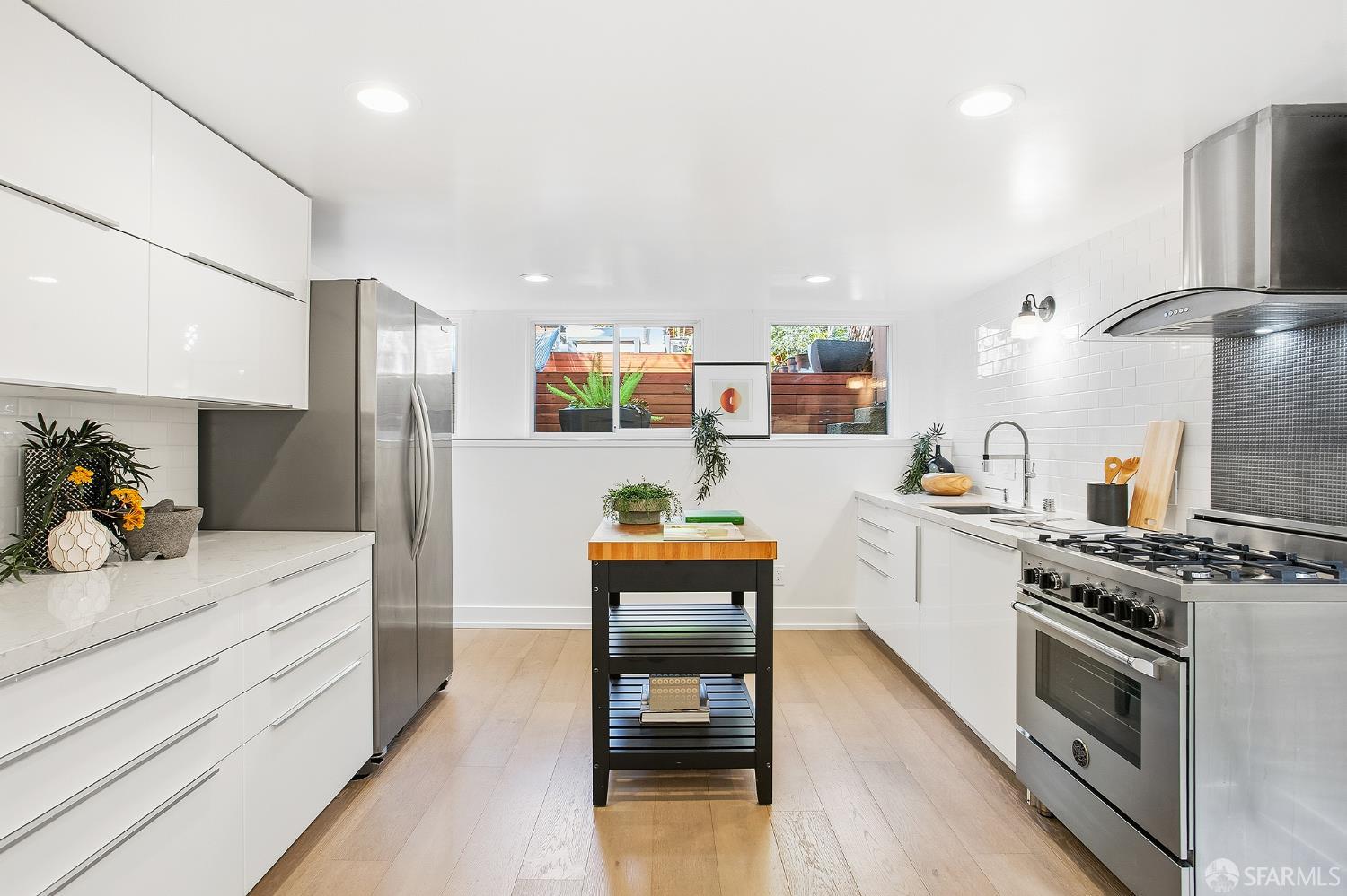 Detail Gallery Image 7 of 32 For 768 De Haro St, San Francisco,  CA 94107 - 2 Beds | 2 Baths