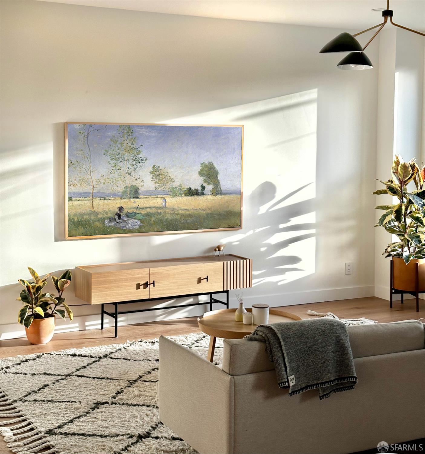 Detail Gallery Image 2 of 8 For 943 Treat Ave, San Francisco,  CA 94110 - 2 Beds | 2 Baths