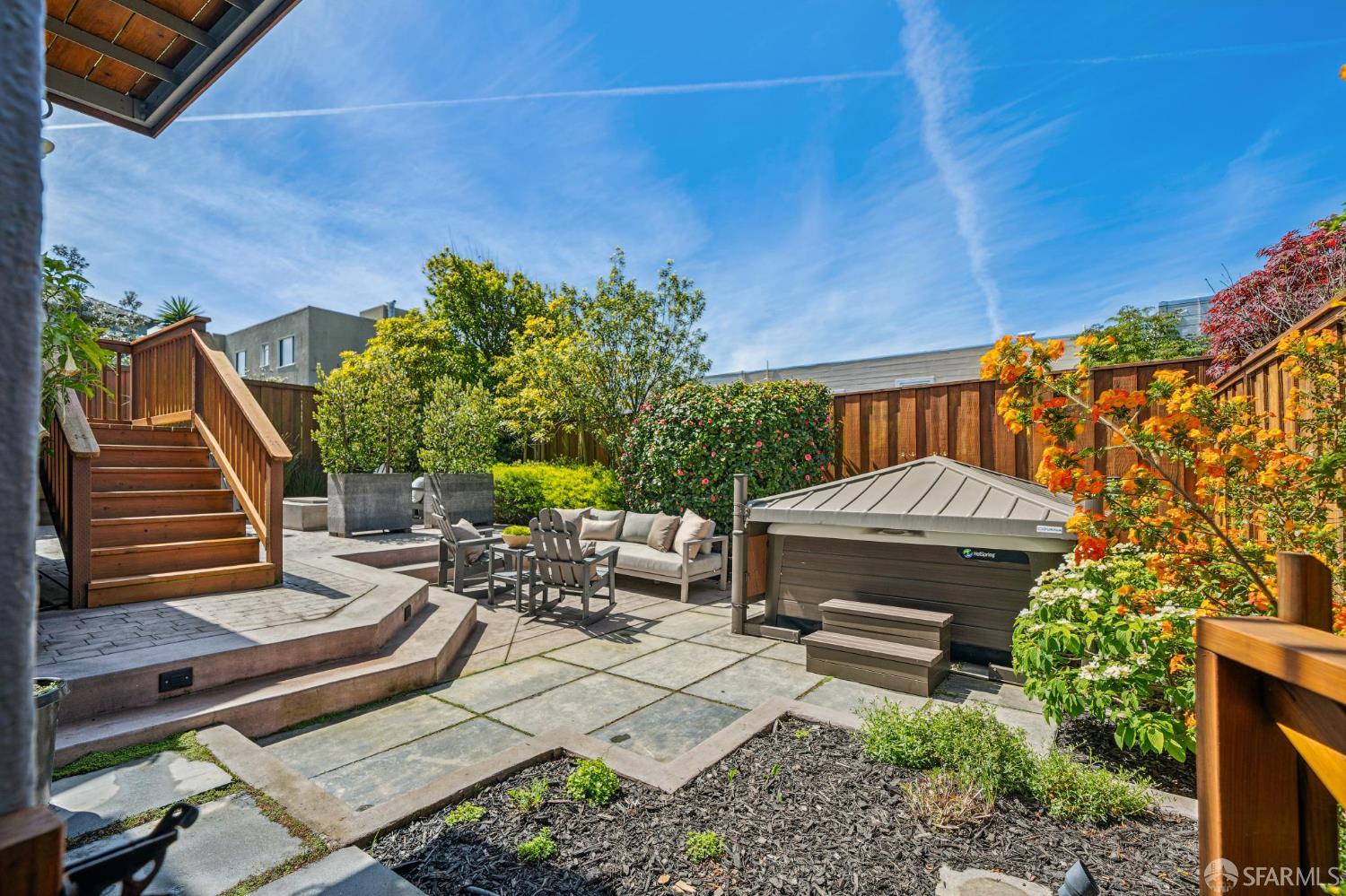 Detail Gallery Image 26 of 94 For 79 Collins St, San Francisco,  CA 94109 - 5 Beds | 3/1 Baths